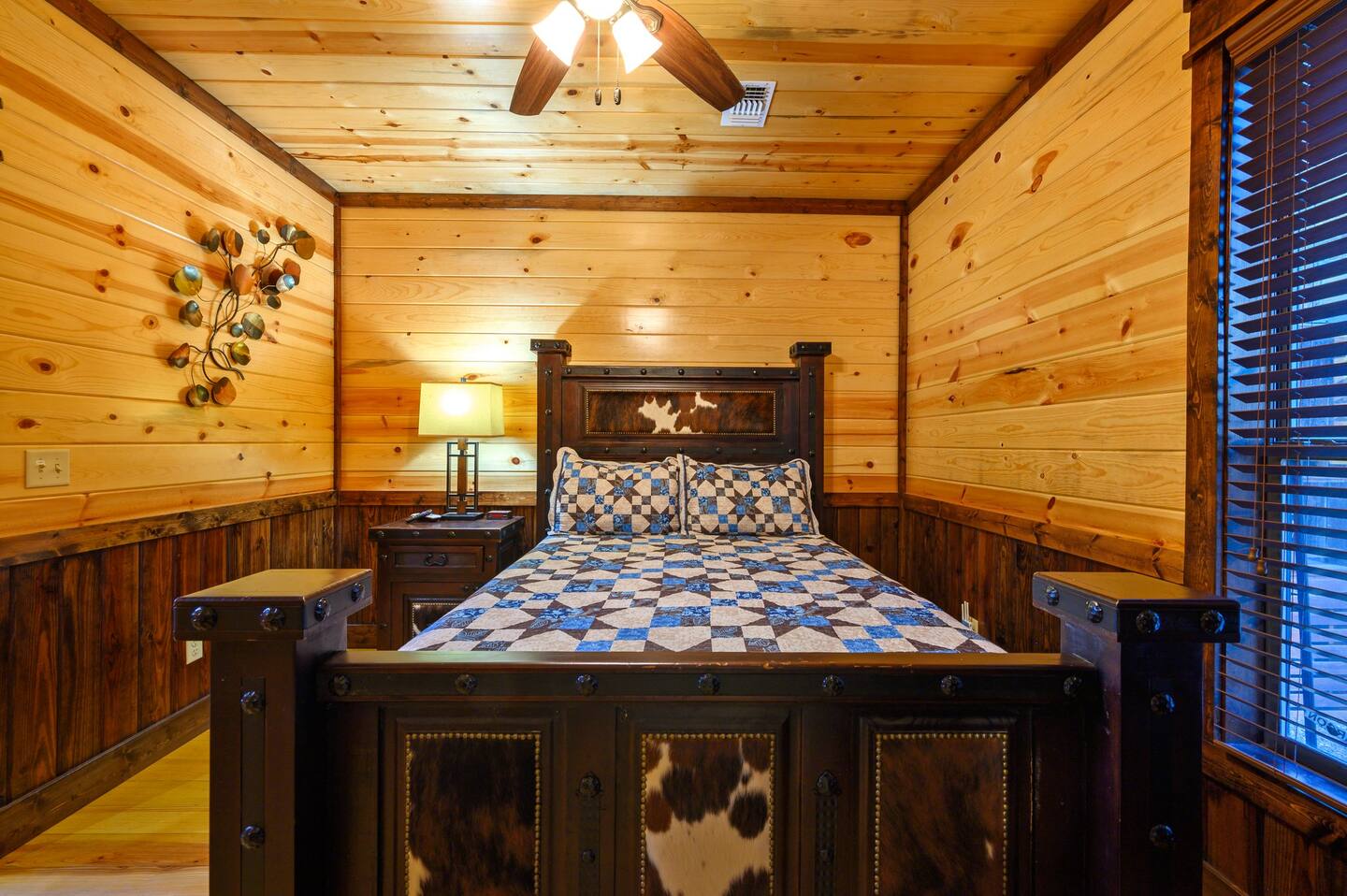 The Great Escape! 4BR w Game Room - Hot Tub - Sleeps 12