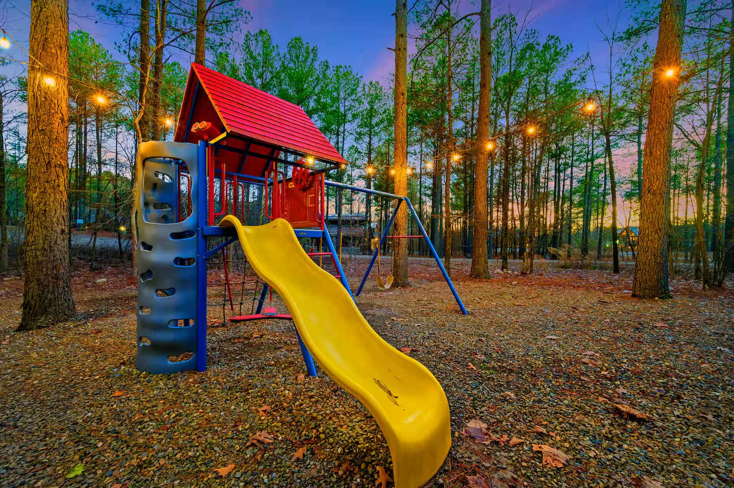 The Great Escape! 4BR w Game Room - Hot Tub - Sleeps 12