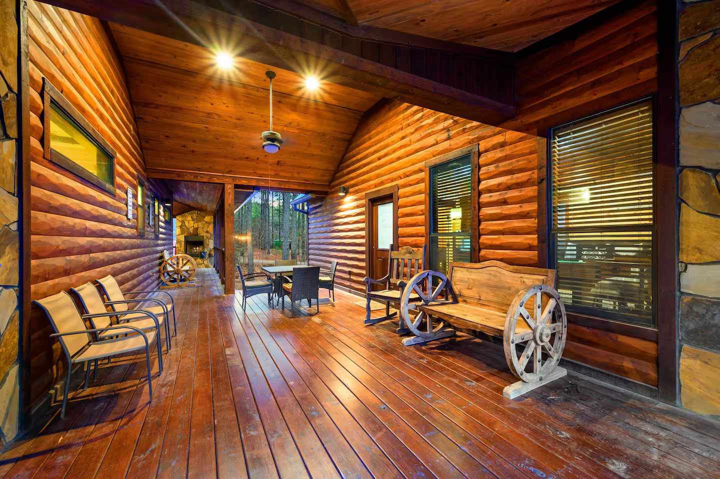 The Great Escape! 4BR w Game Room - Hot Tub - Sleeps 12