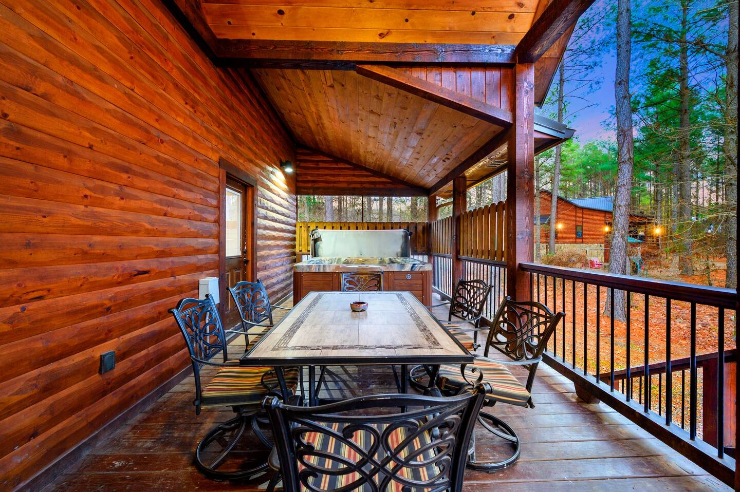 The Great Escape! 4BR w Game Room - Hot Tub - Sleeps 12