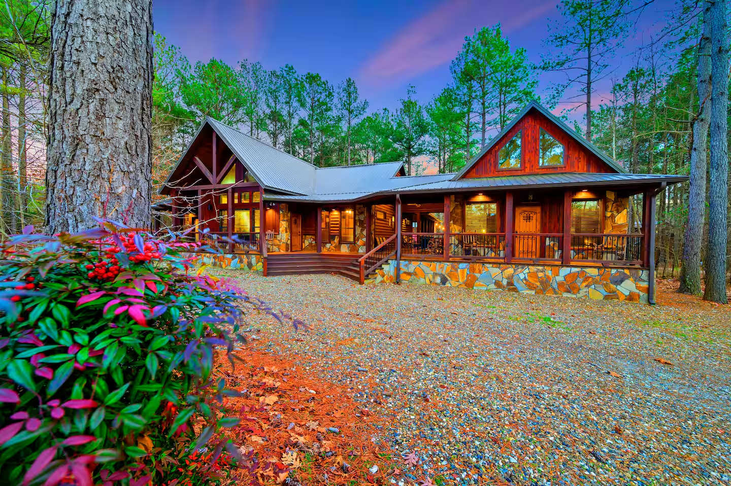 The Great Escape! 4BR w Game Room - Hot Tub - Sleeps 12