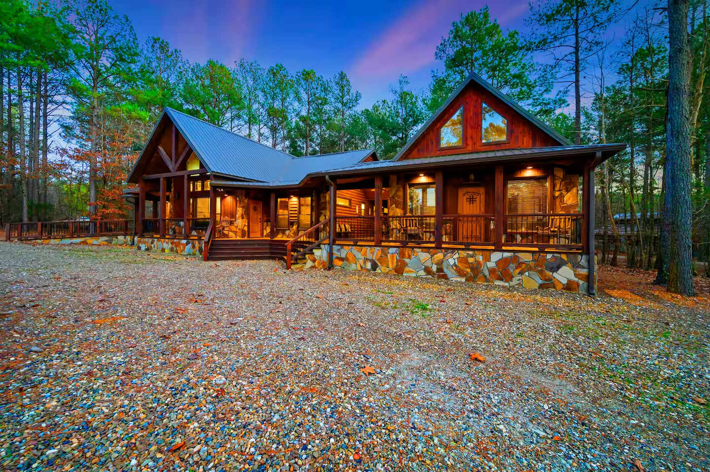 The Great Escape! 4BR w Game Room - Hot Tub - Sleeps 12