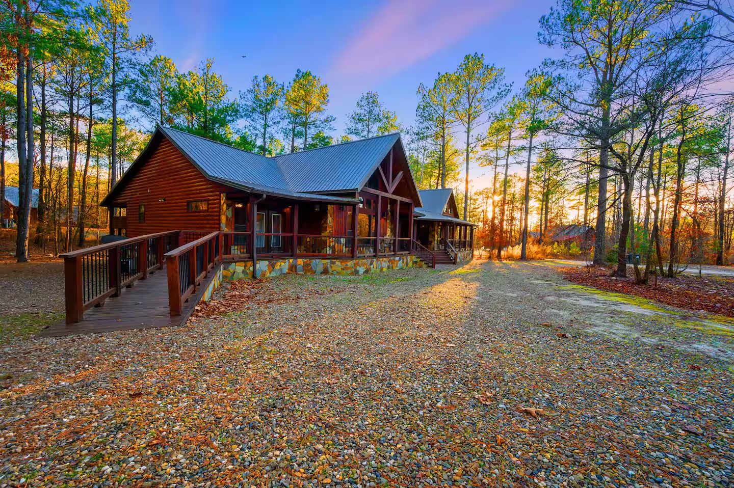 The Great Escape! 4BR w Game Room - Hot Tub - Sleeps 12