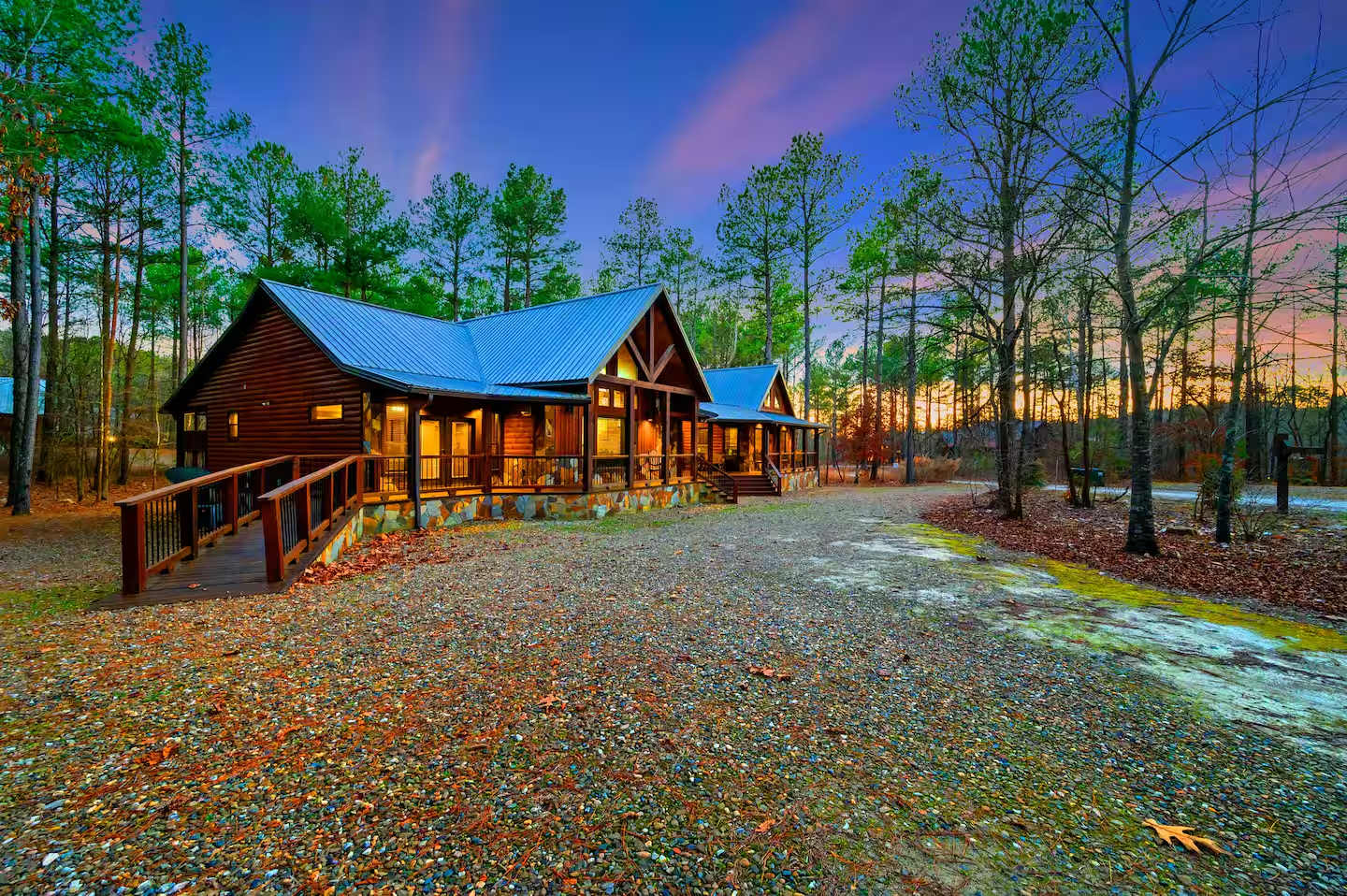 The Great Escape! 4BR w Game Room - Hot Tub - Sleeps 12