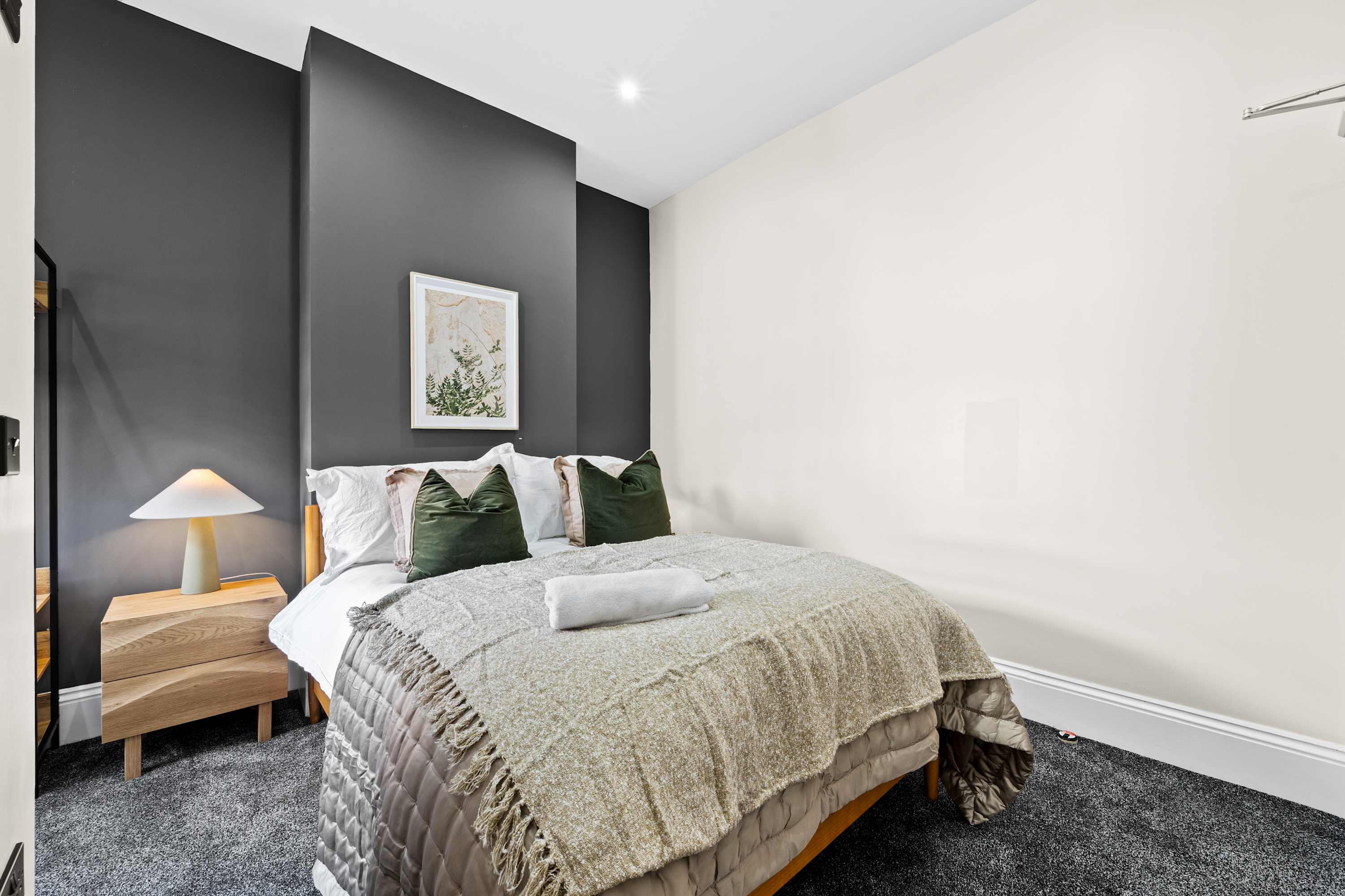 Sleeps 14 The Old Trafford Zen by Genesis Living in Stamford Street 22 M16 9JQ - Property image 39 - VivreStays