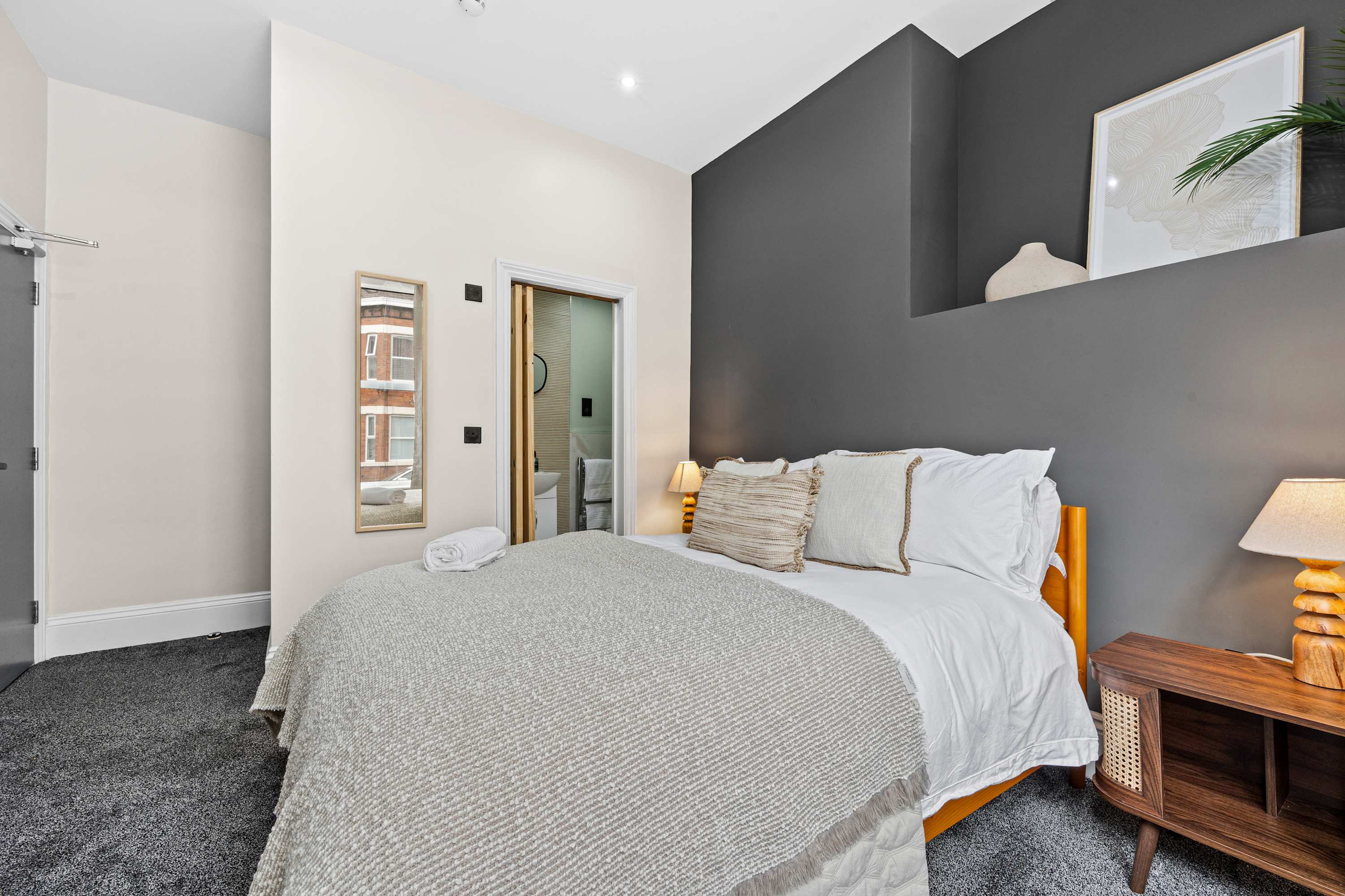 Sleeps 14 The Old Trafford Zen by Genesis Living in Stamford Street 22 M16 9JQ - Property image 69 - VivreStays