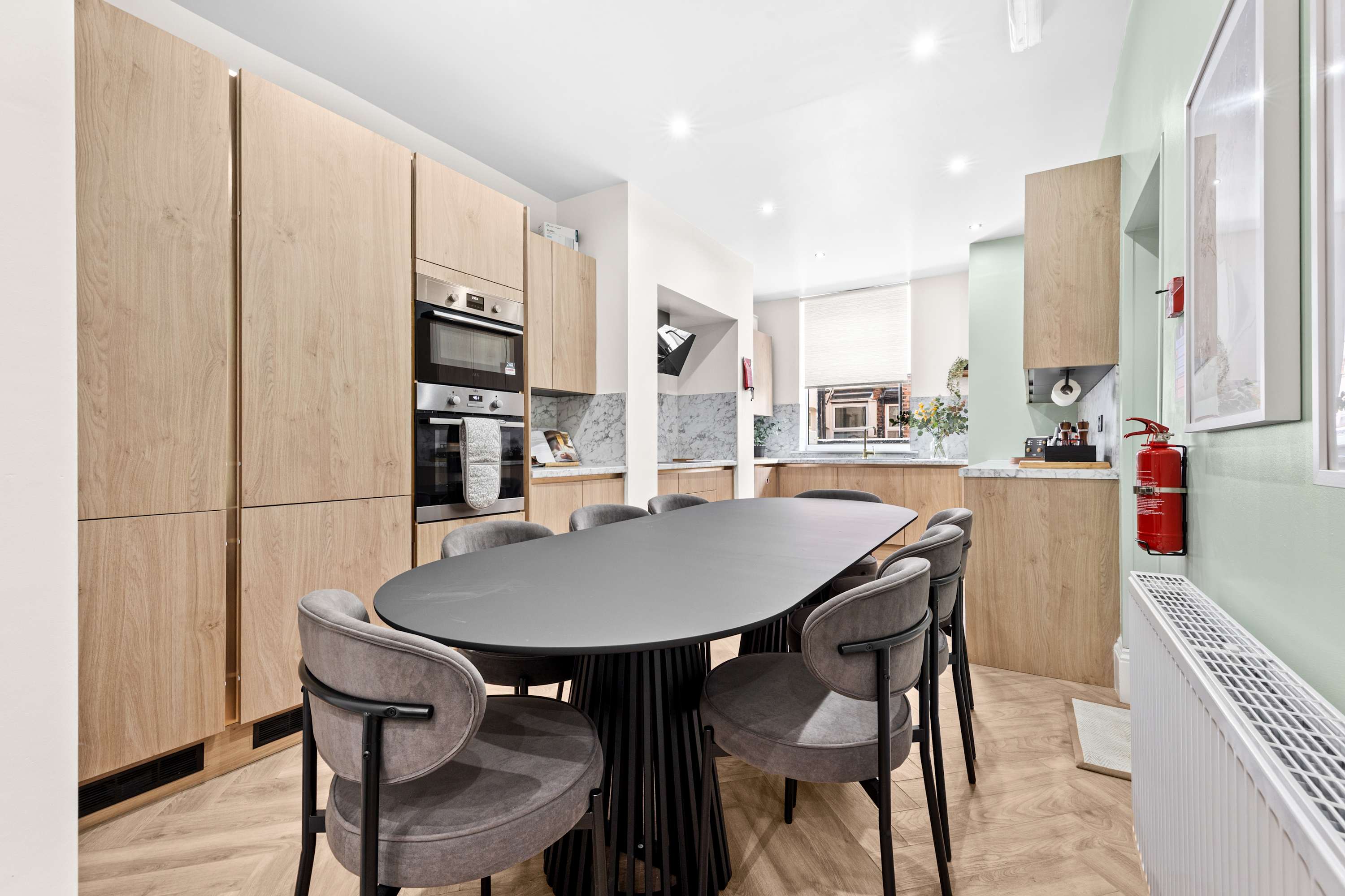 Sleeps 14 The Old Trafford Zen by Genesis Living in Stamford Street 22 M16 9JQ - Property image 71 - VivreStays