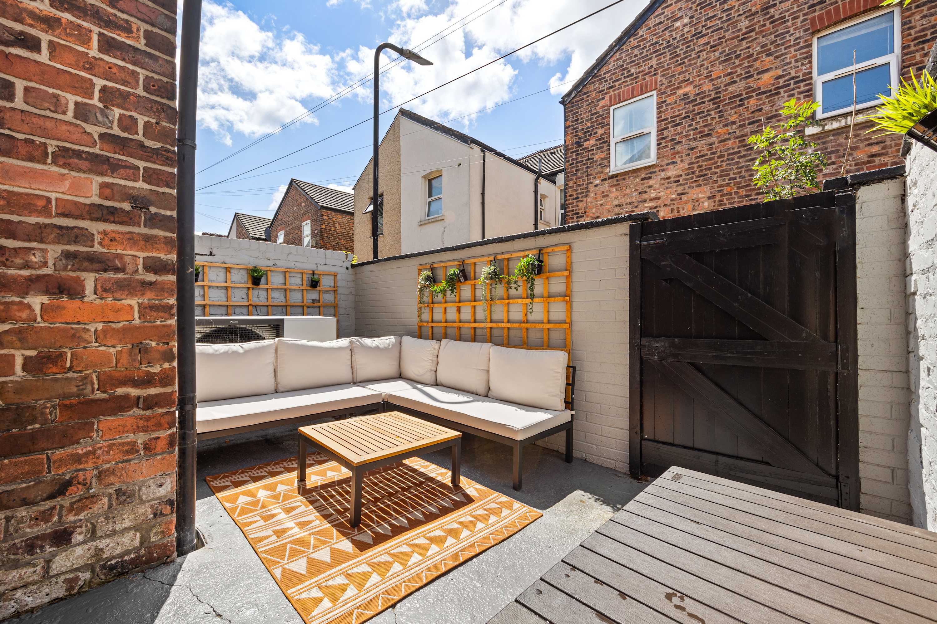Sleeps 14 The Old Trafford Zen by Genesis Living in Stamford Street 22 M16 9JQ - Property image 78 - VivreStays
