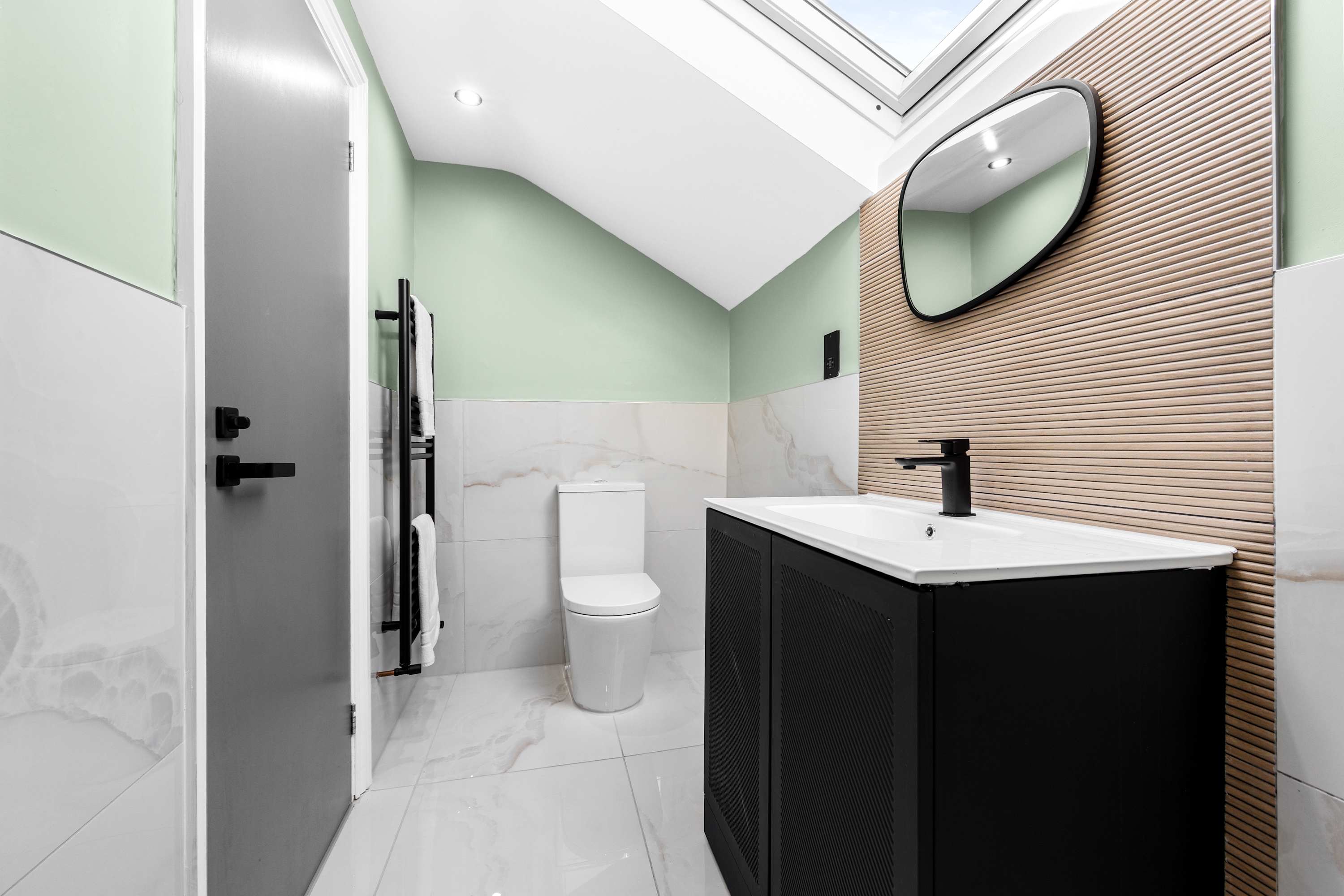 Sleeps 14 The Old Trafford Zen by Genesis Living in Stamford Street 22 M16 9JQ - Property image 90 - VivreStays