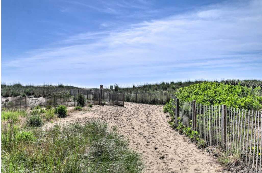 Surf's Edge 305  Pet Friendly 