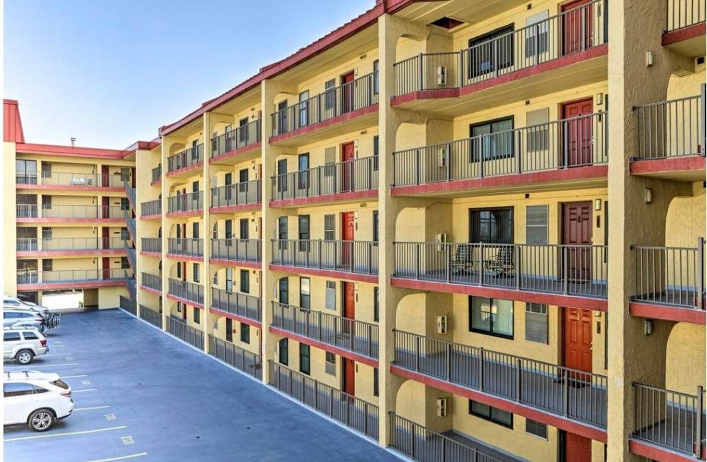 Surf's Edge 305  Pet Friendly 