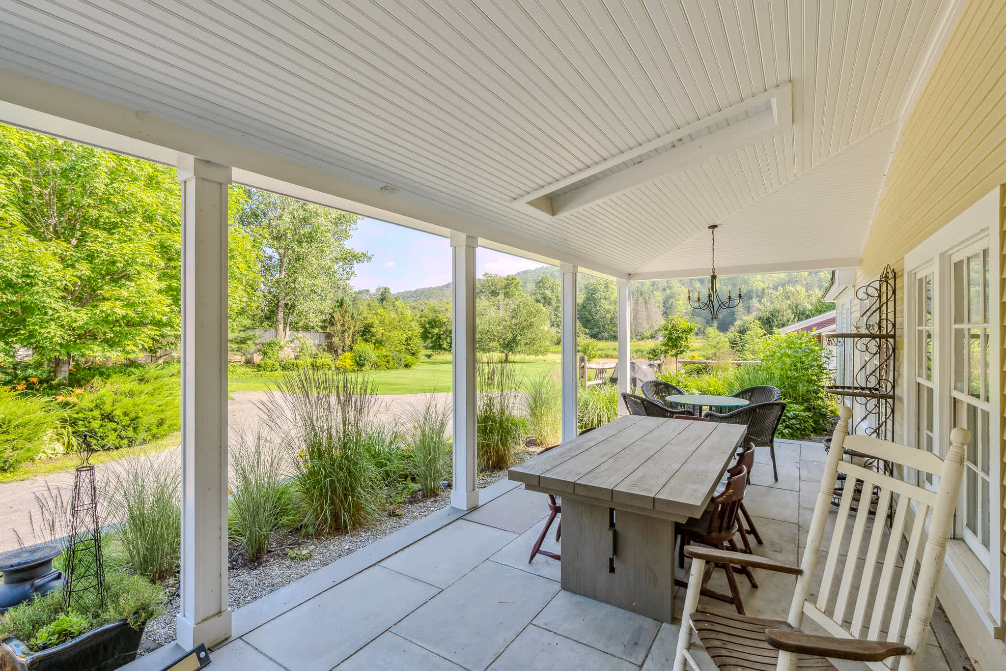 Walk to S6! Pool Table/Fireplace | Saskadena Lodge