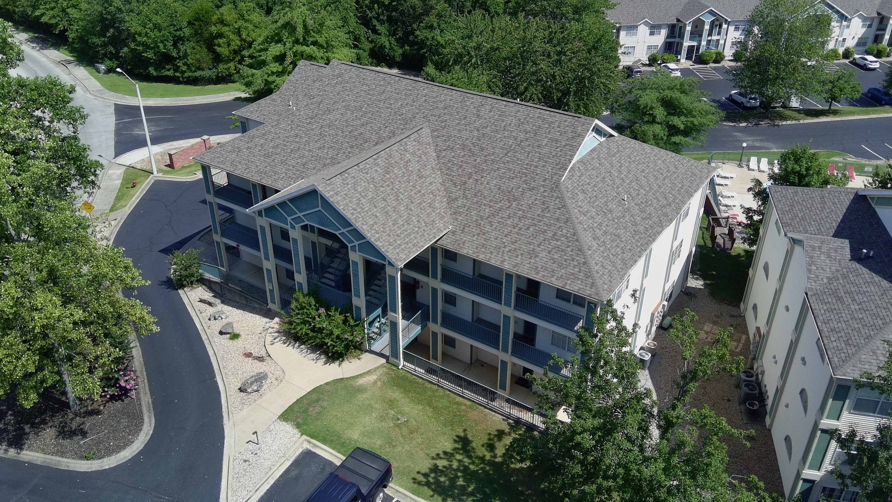 Champion's View exterior — 4-bedroom vacation rental sleeping 10 guests, 4 minutes from the Branson Strip