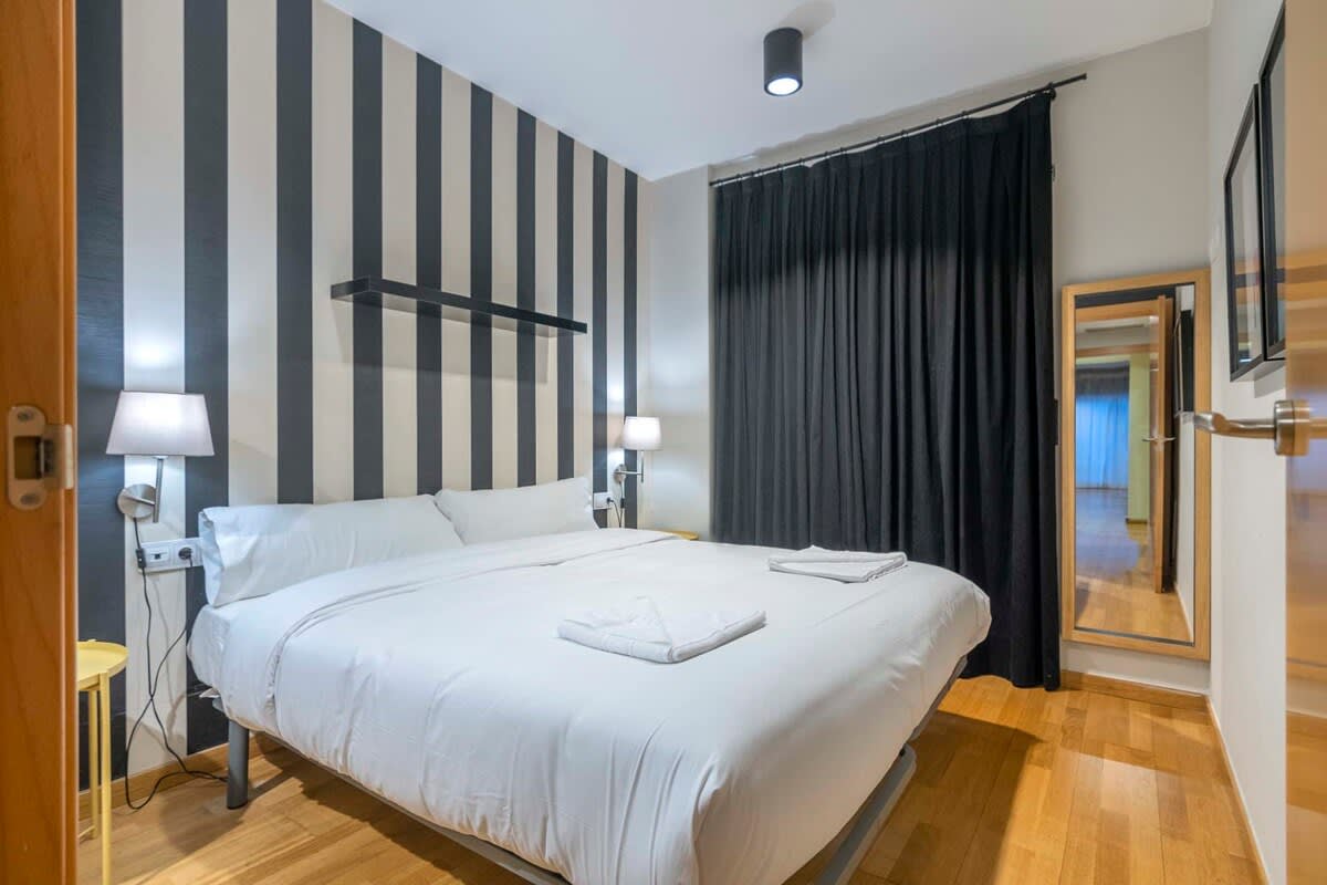 Eixample perfect 2 bedroom with terrace — Barcelona, Catalunya — vacation rental
