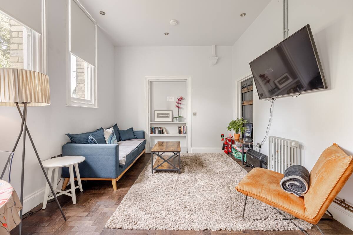 Charming Schoolhouse Apartment by Fowey Harbour