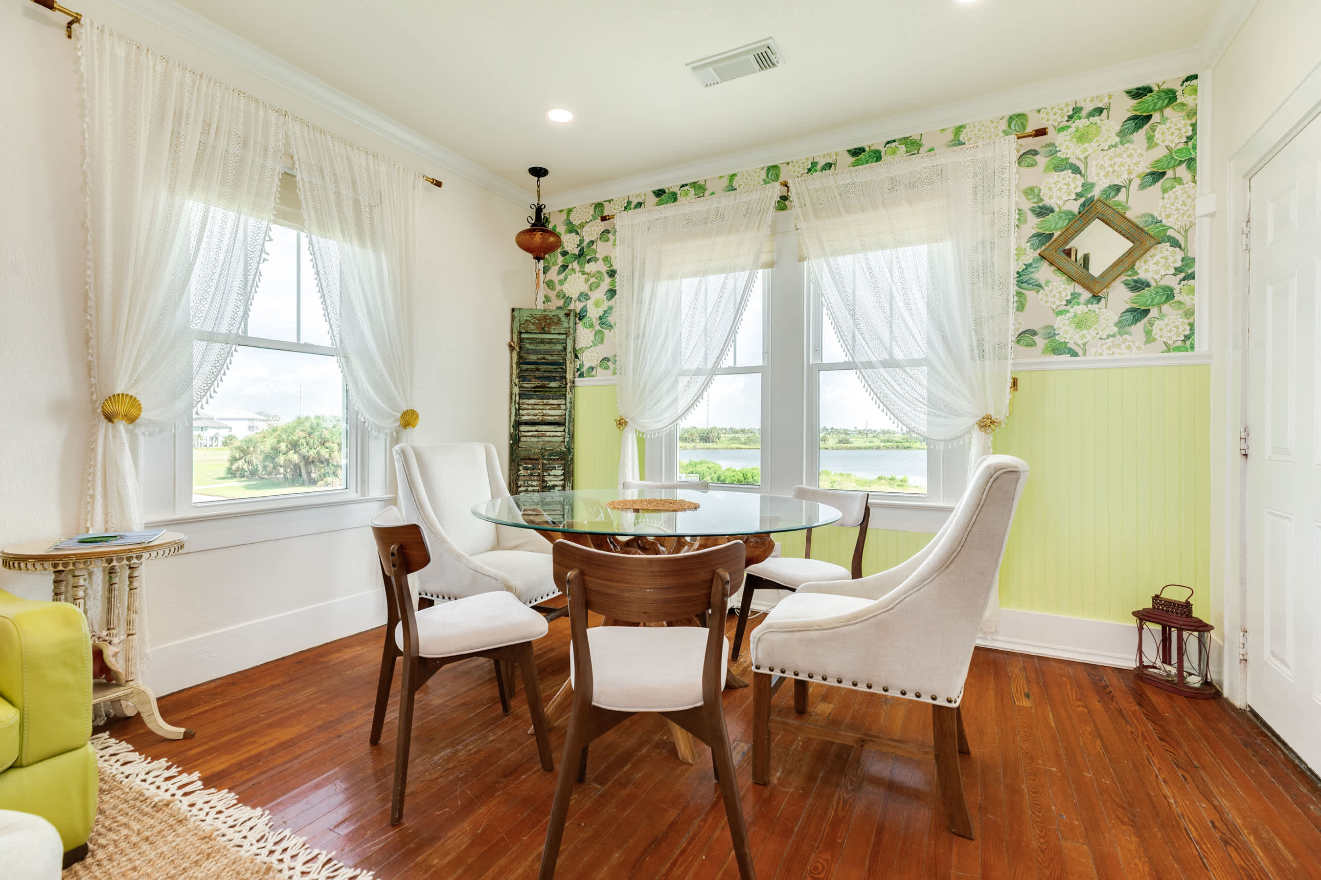 Exhale Stylish Beach Home Outdoor Bar Fire Pit 8