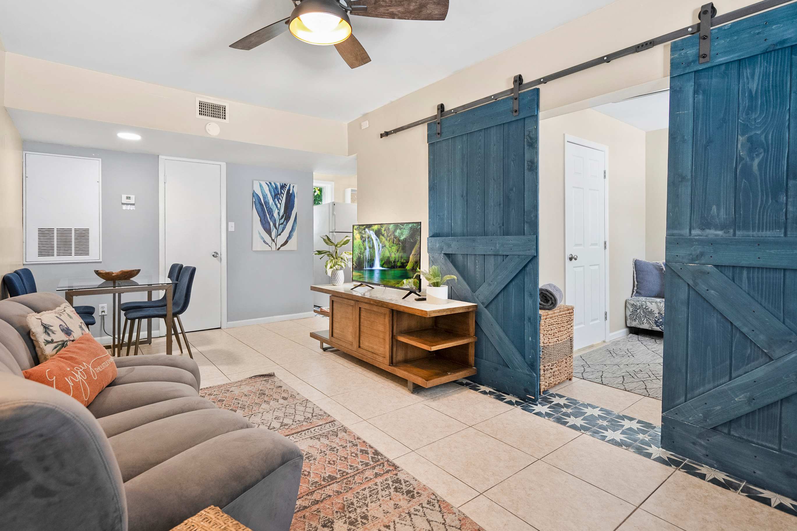 Free Parking, Smart TV, Uptown St. Augustine — St. Augustine, FL — vacation rental