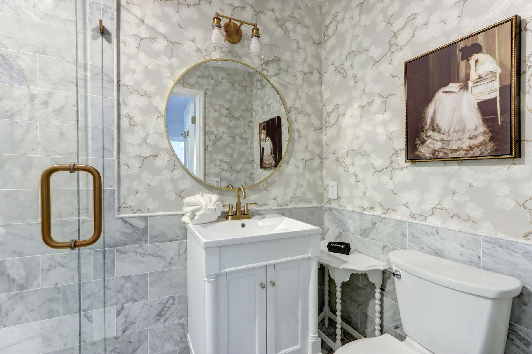 The only bathroom is in bedroom 1 - make sure you are close with your group :)