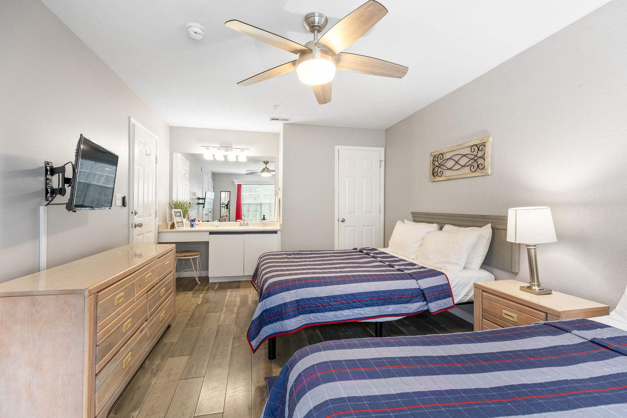 Two Queen beds plus in room vanity