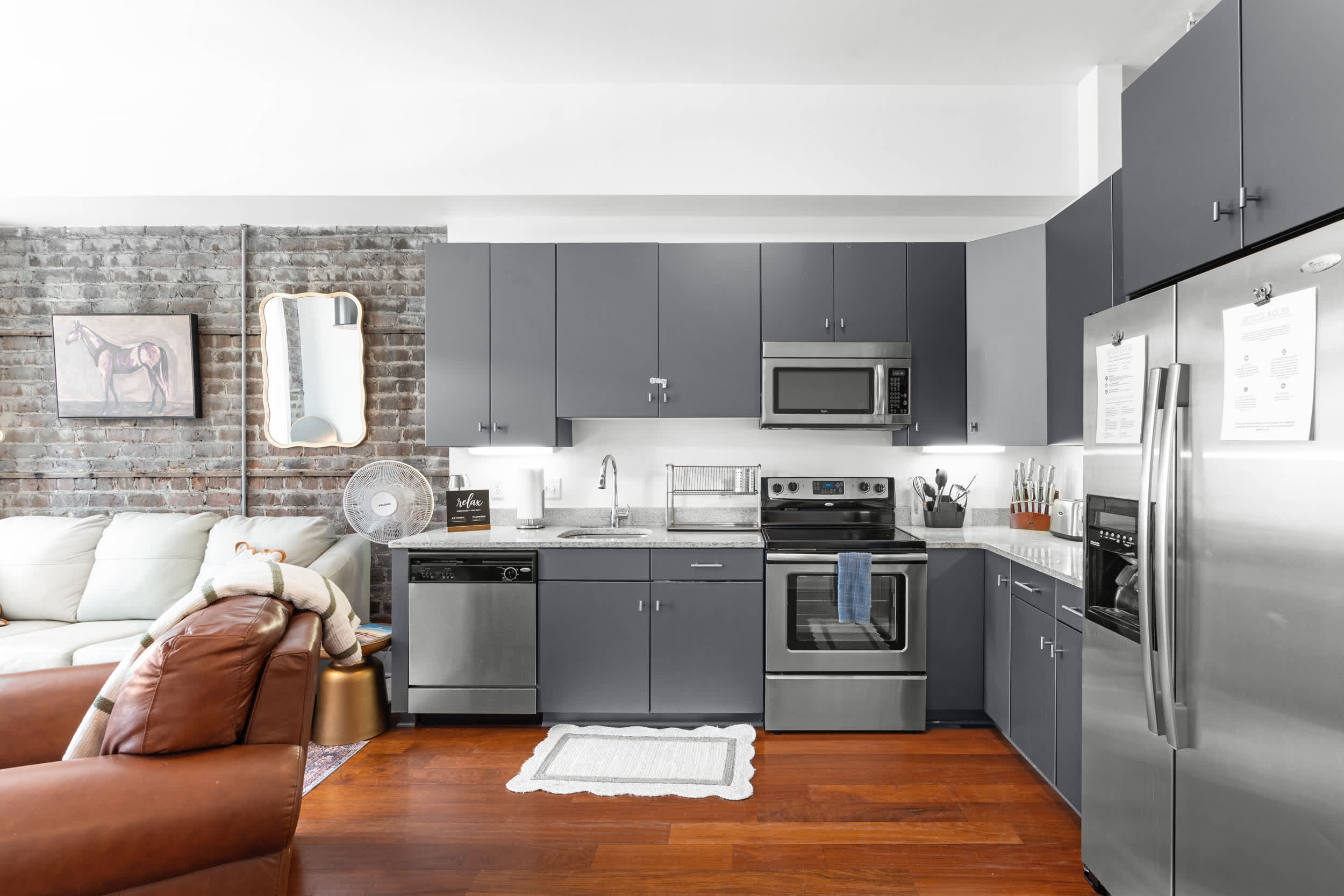 Lush Savannah Loft - Near Plant Riverside District 2