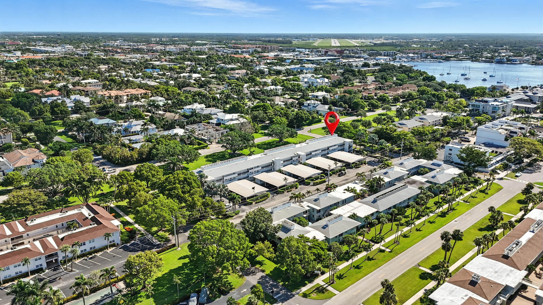 Olde Naples Condo Walk to Beach Dining | Photo 4