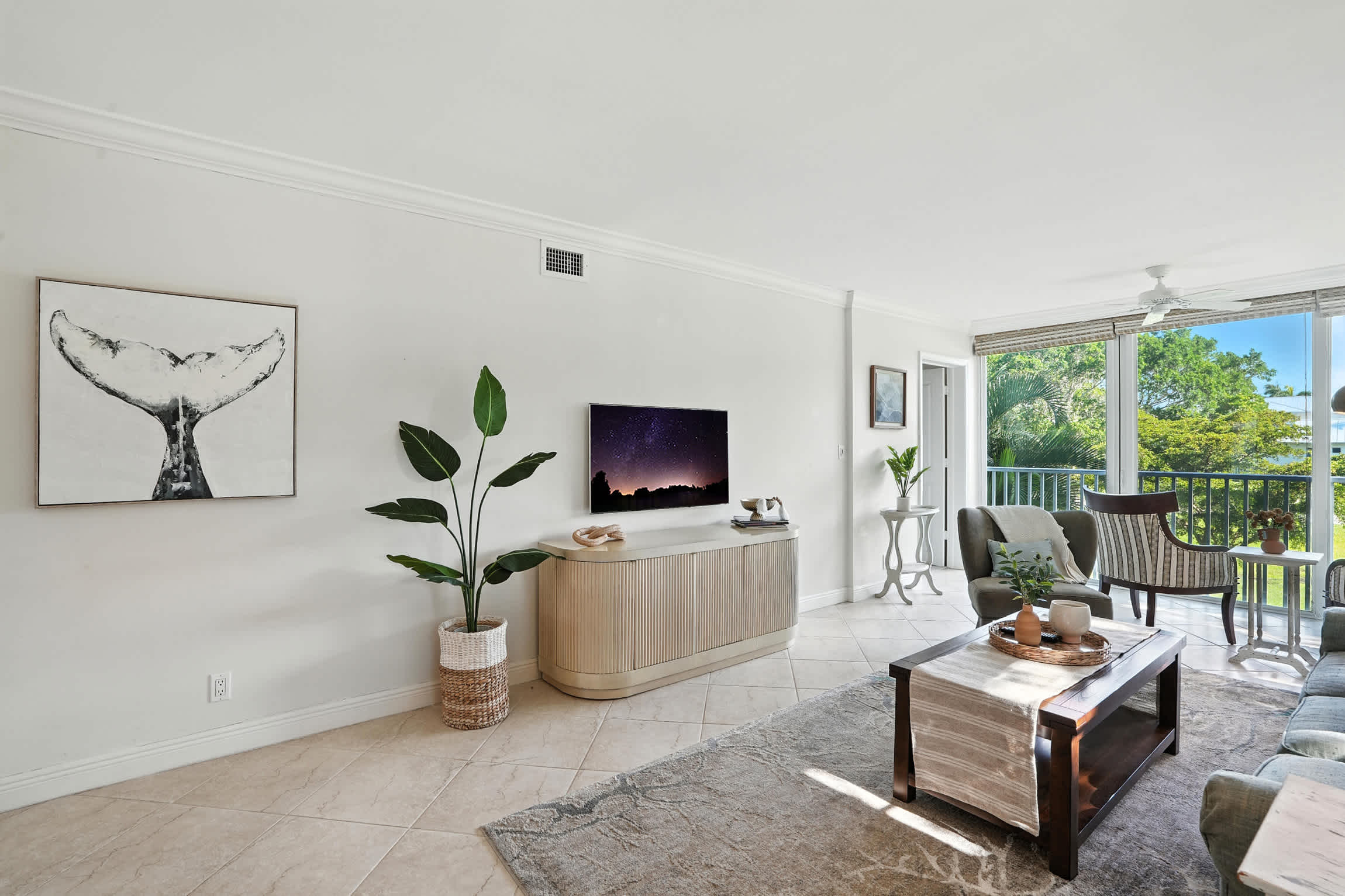 Olde Naples Condo Walk to Beach Dining | Photo 12