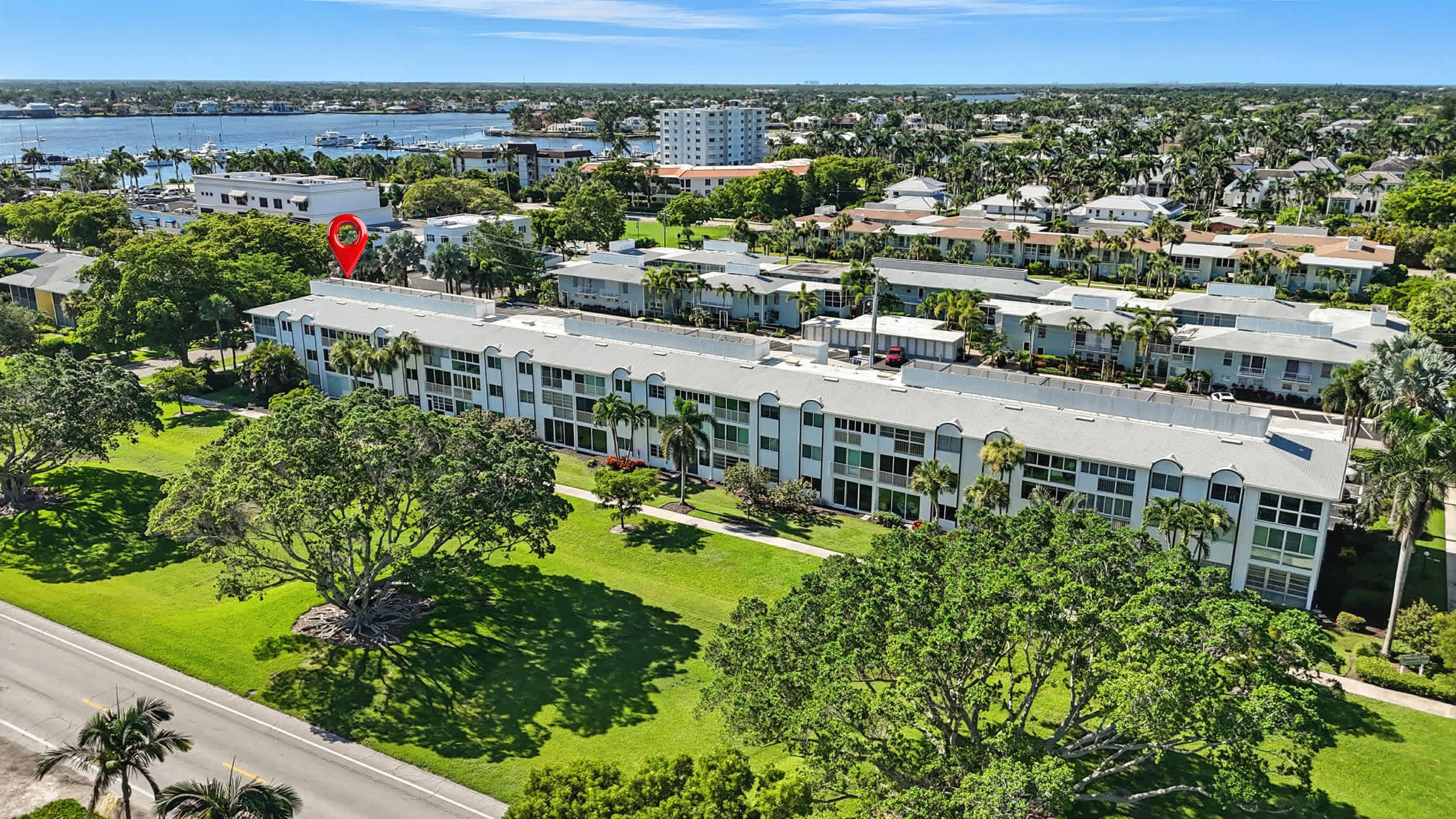 Olde Naples Condo Walk to Beach Dining | Photo 32