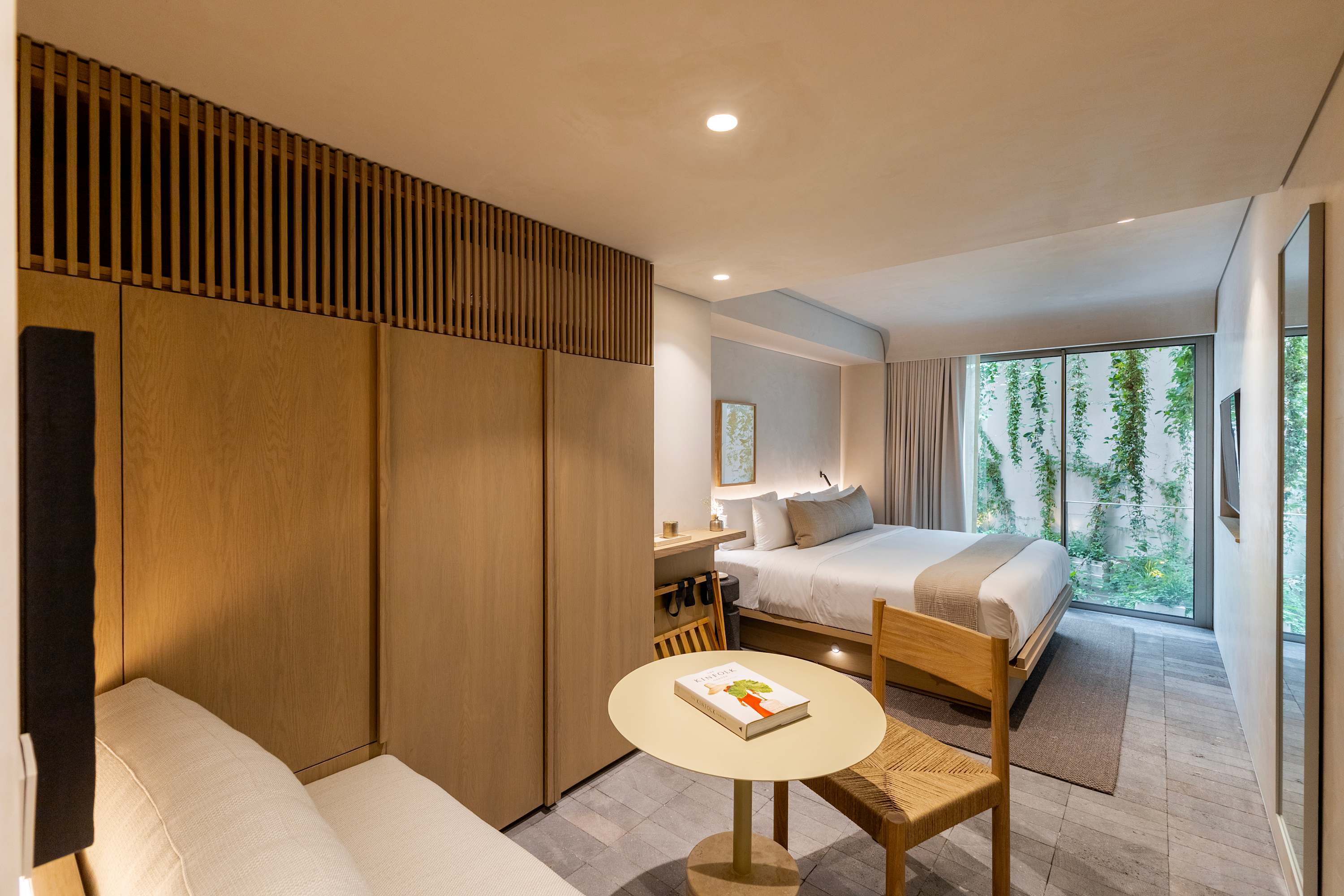 The Garden Suite Lamartine | Gym & Minimalist Vibe 5