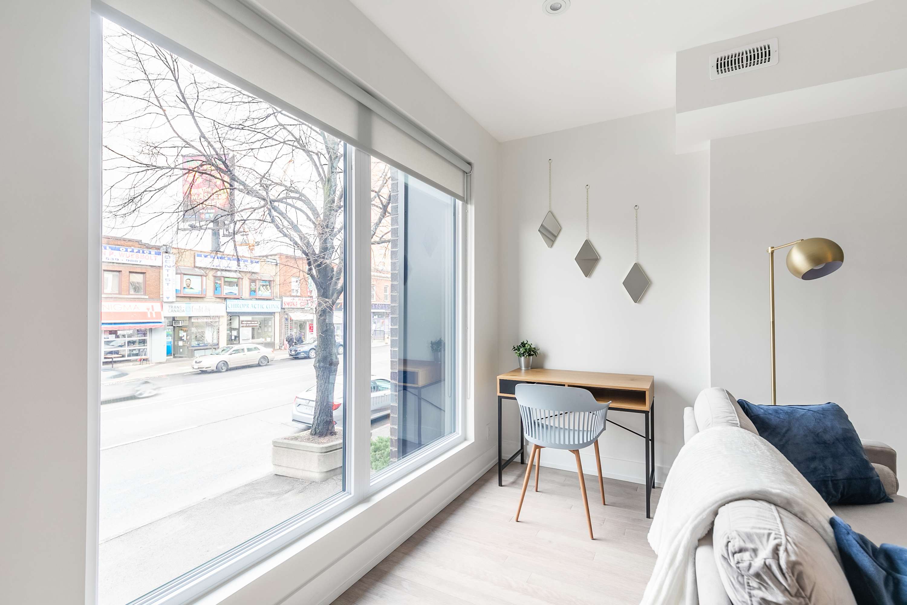 Stylish 3BR Condo near High Park Trails | Photo 4