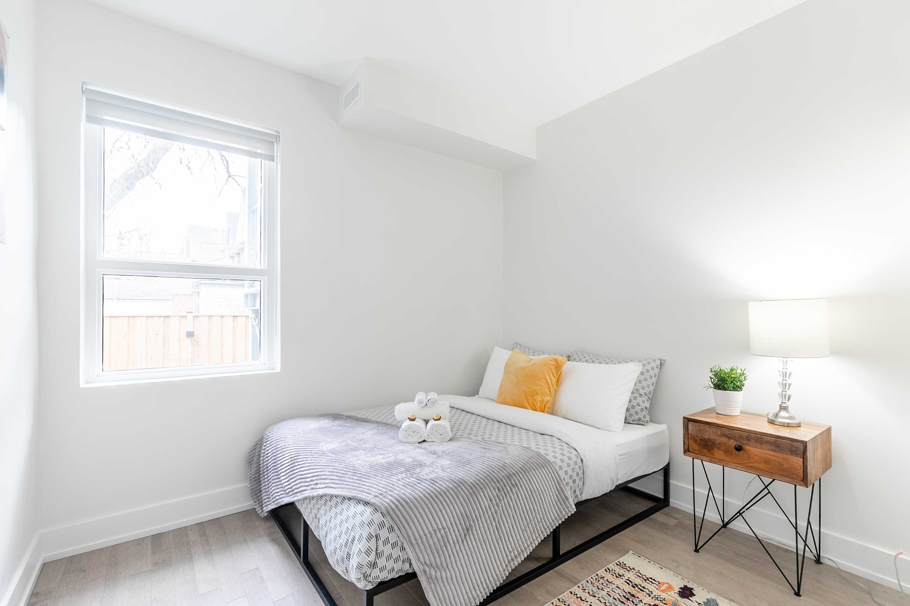 Stylish 3BR Condo near High Park Trails | Photo 2