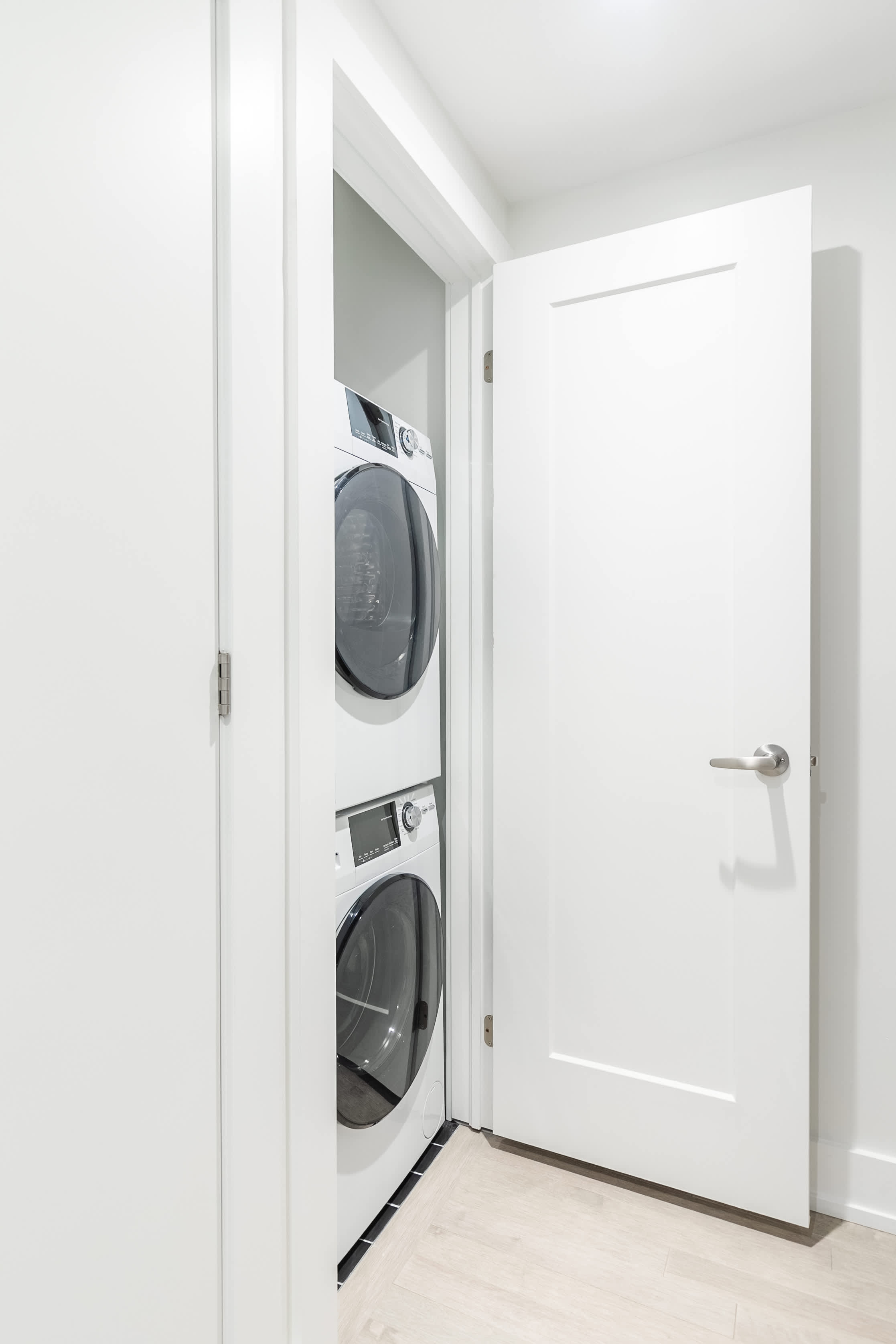 Stylish 3BR Condo near High Park Trails | Photo 21