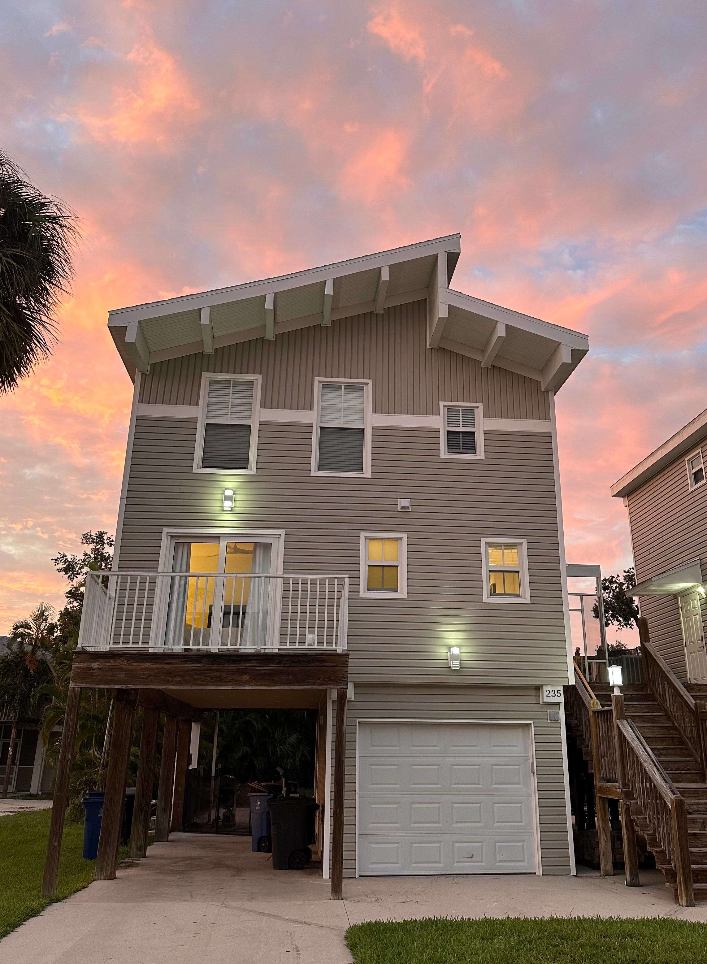 Diamond Murex Home W Heated Pool Walk to Beach