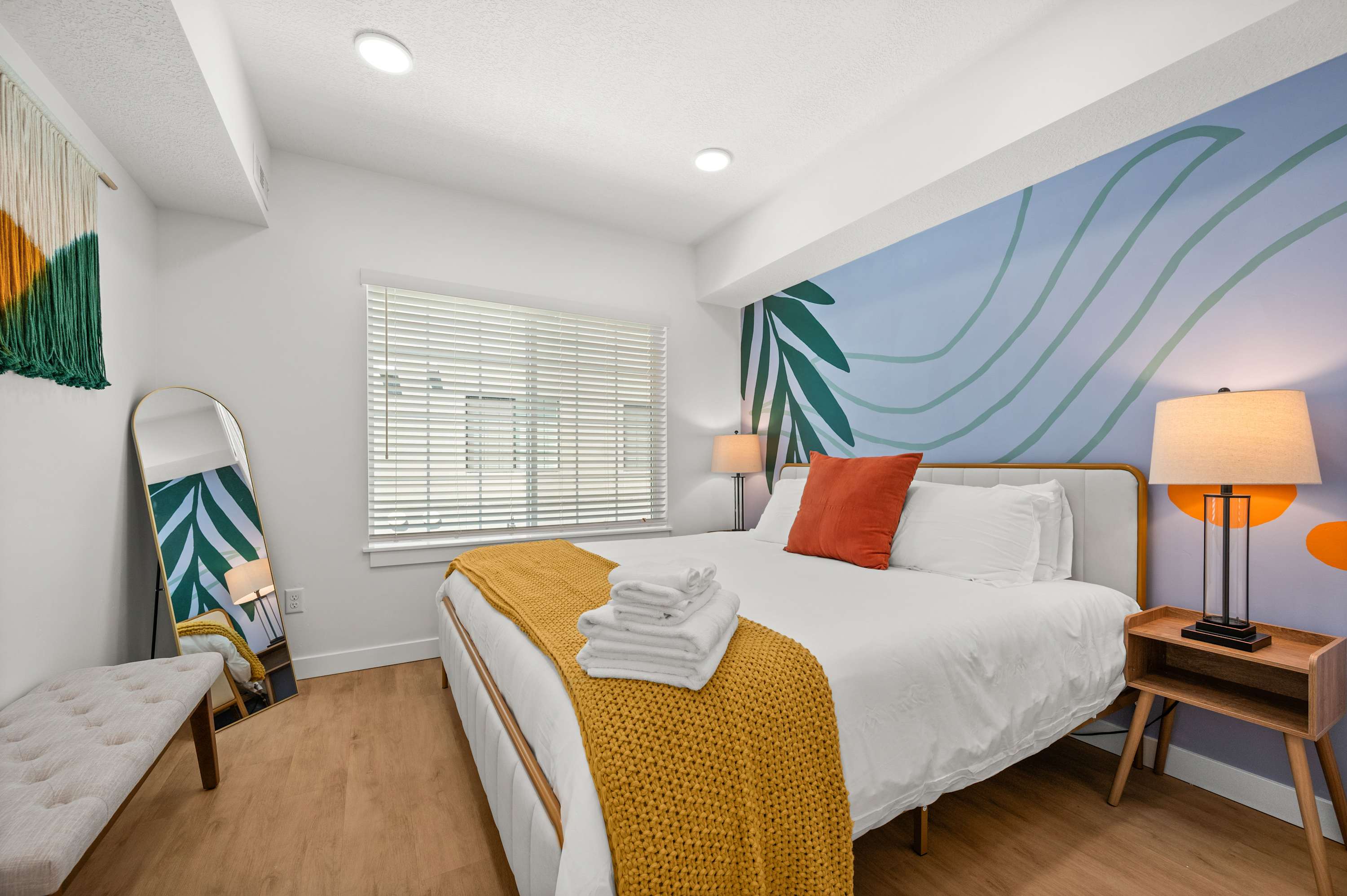 SLC - Airport - 2BR Townhome King BD - Garage