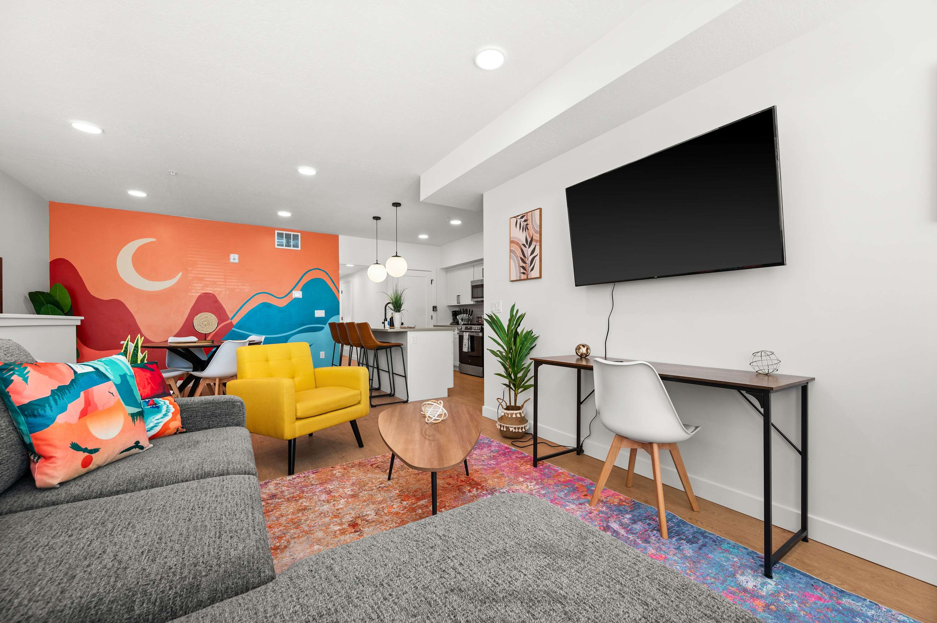 SLC - Townhome - Airport - Mountain Views Garage