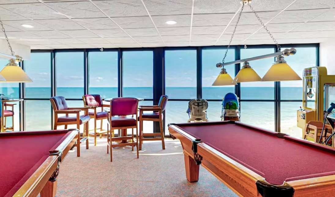 Golden Sands 701, Beachfront Family Resort Escape