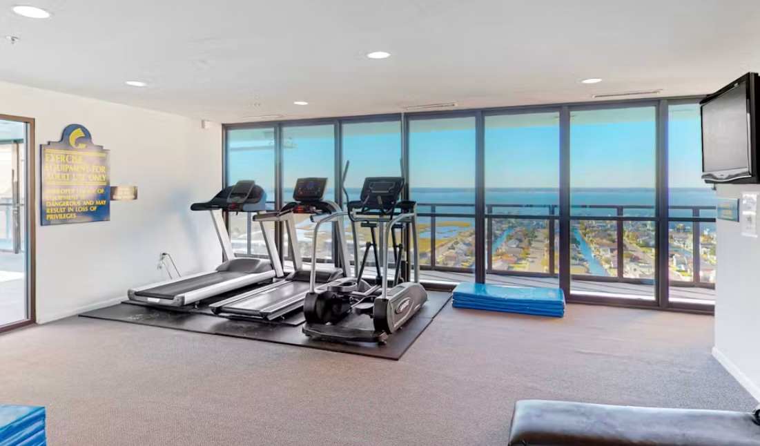 Golden Sands 701, Beachfront Family Resort Escape