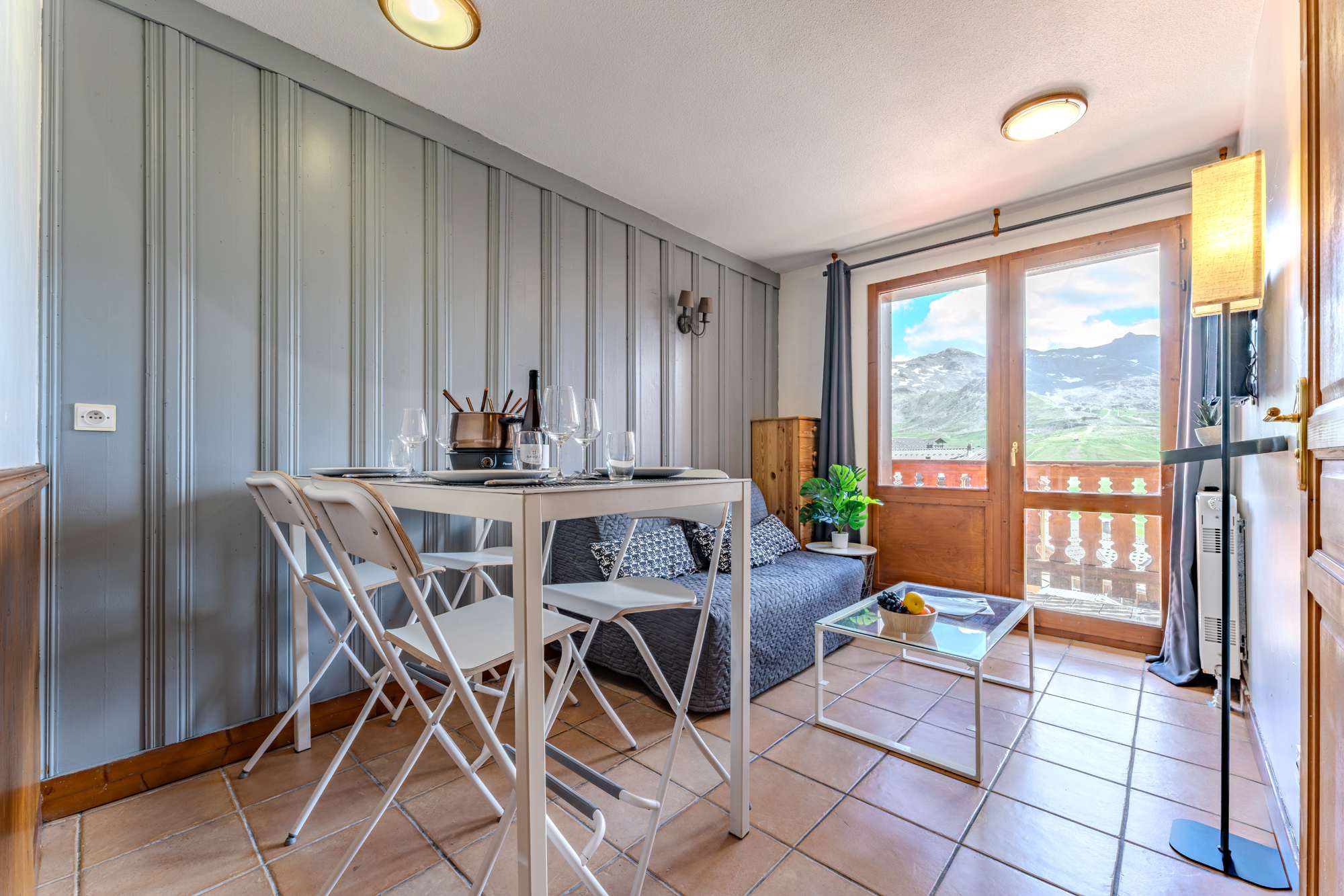 Alpine Stay w/Balcony near Slope — Val Thorens, Auvergne-Rhône-Alpes — vacation rental