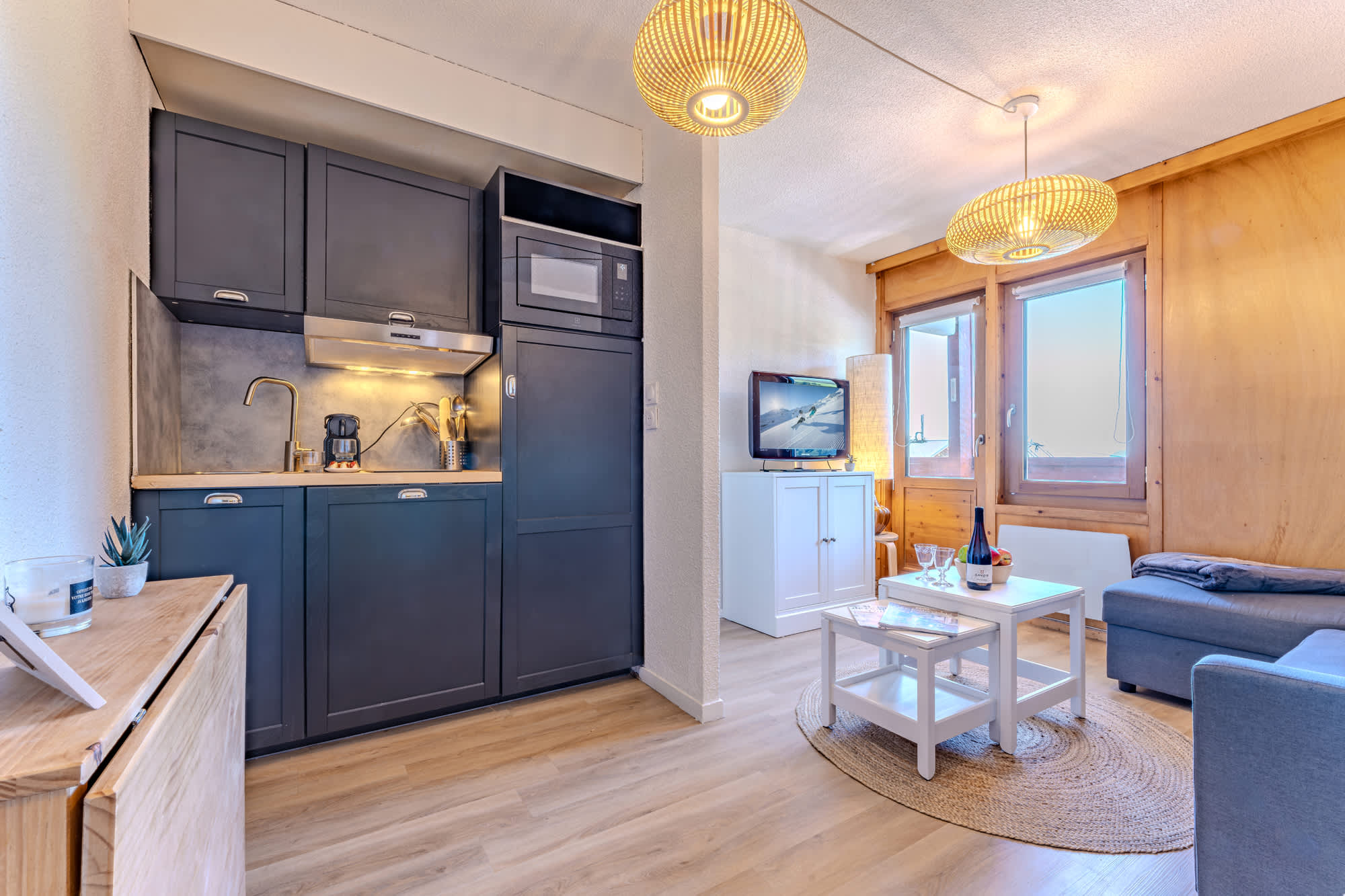 Ski-In/Out MountainApt w/Balcony — Méribel, Auvergne-Rhône-Alpes — vacation rental