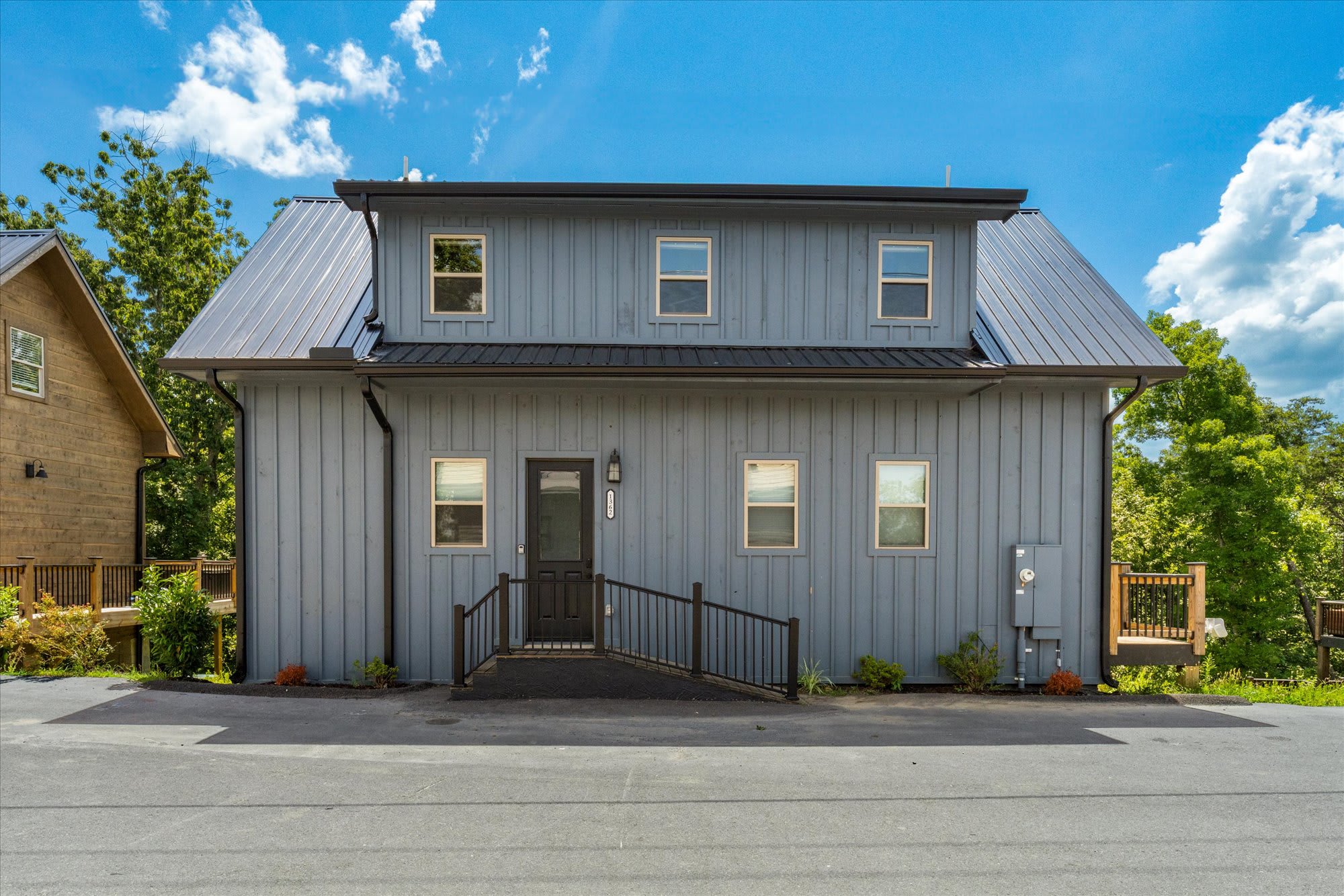 Serene Cabin w/ Hot Tub & Mountain-Lake Views — Sevierville, TN — vacation rental