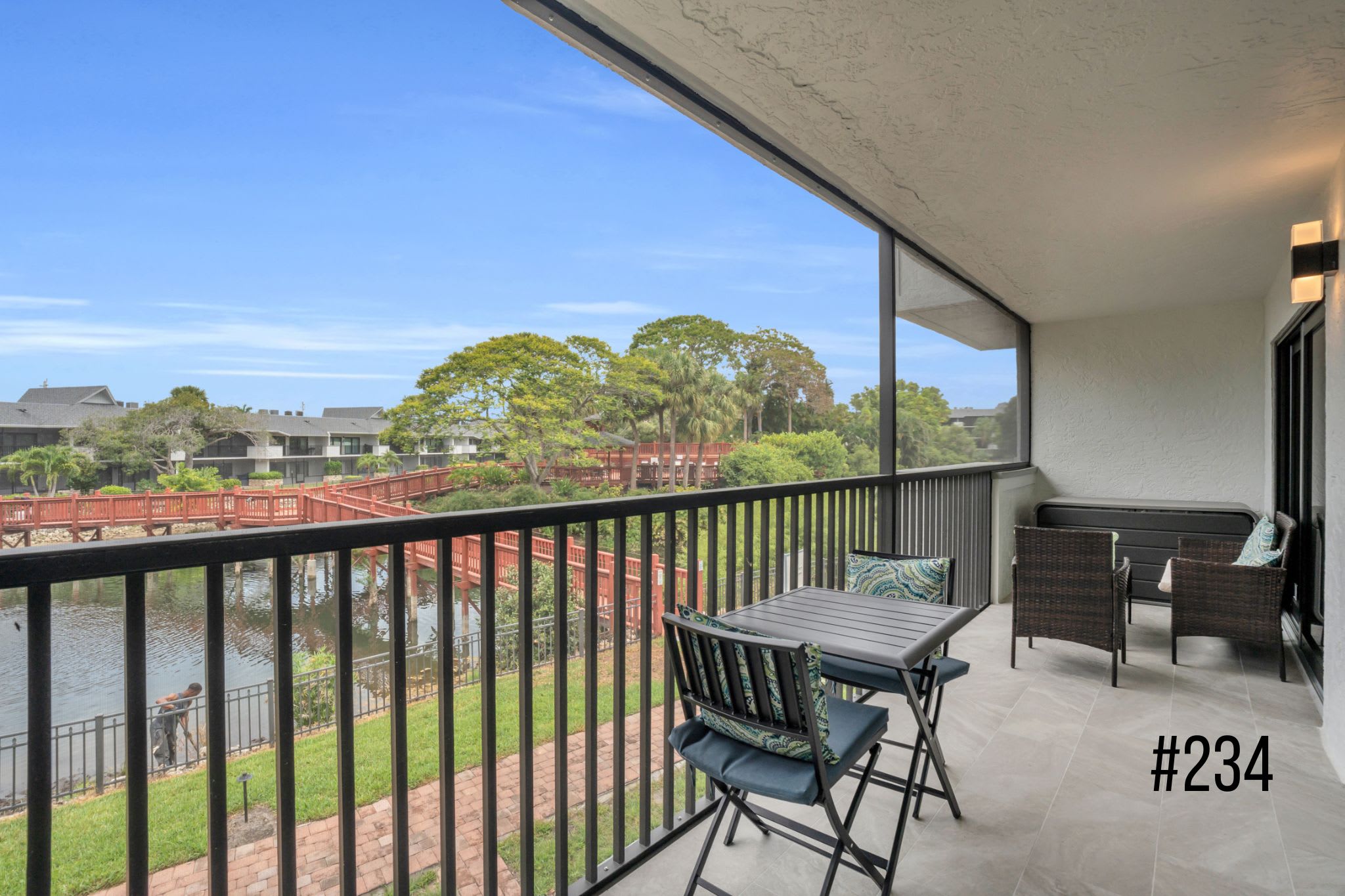 E 234 F 237 Perfect for Group Travel | Photo 9