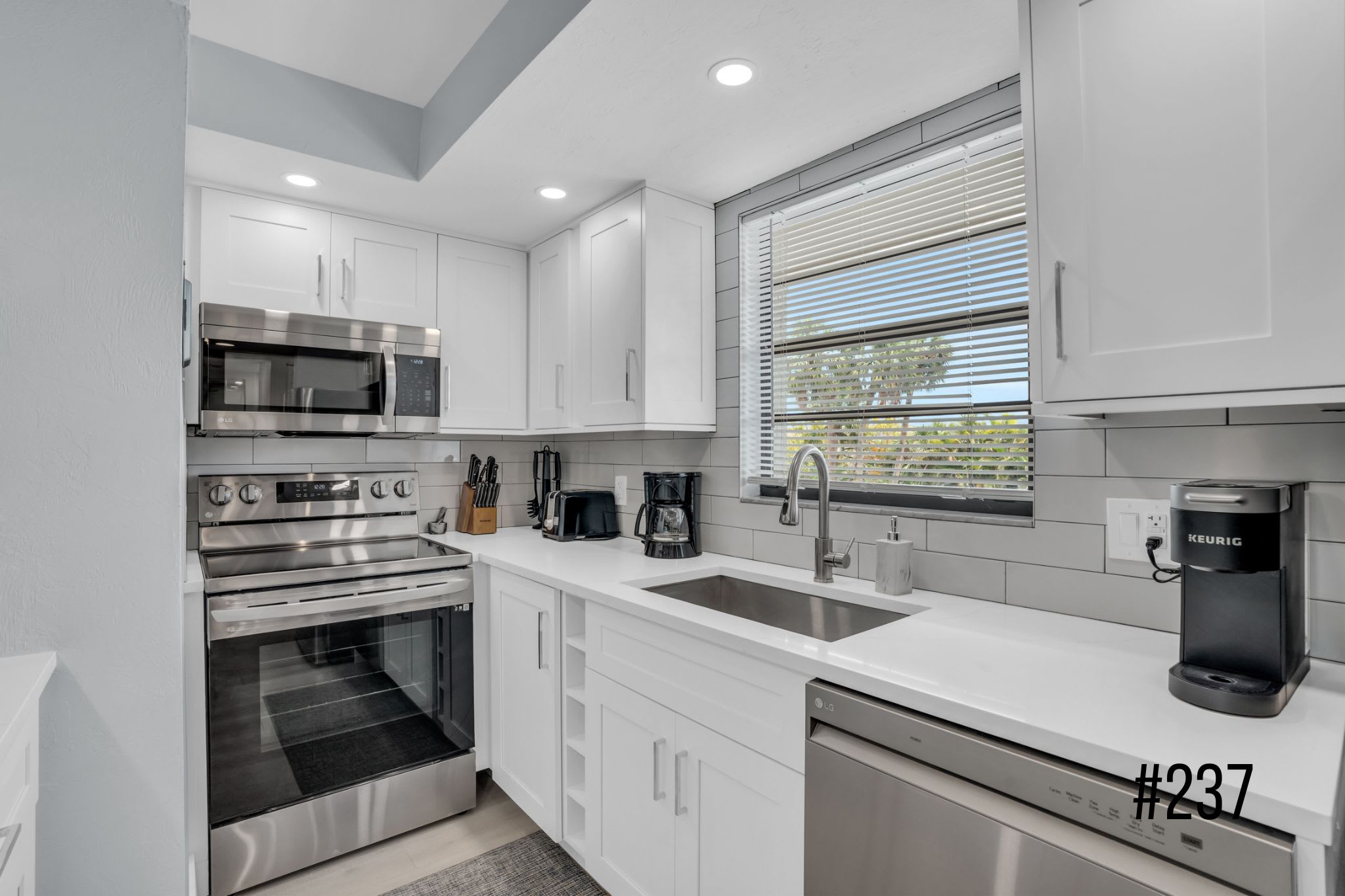 E 234 F 237 Perfect for Group Travel | Photo 8