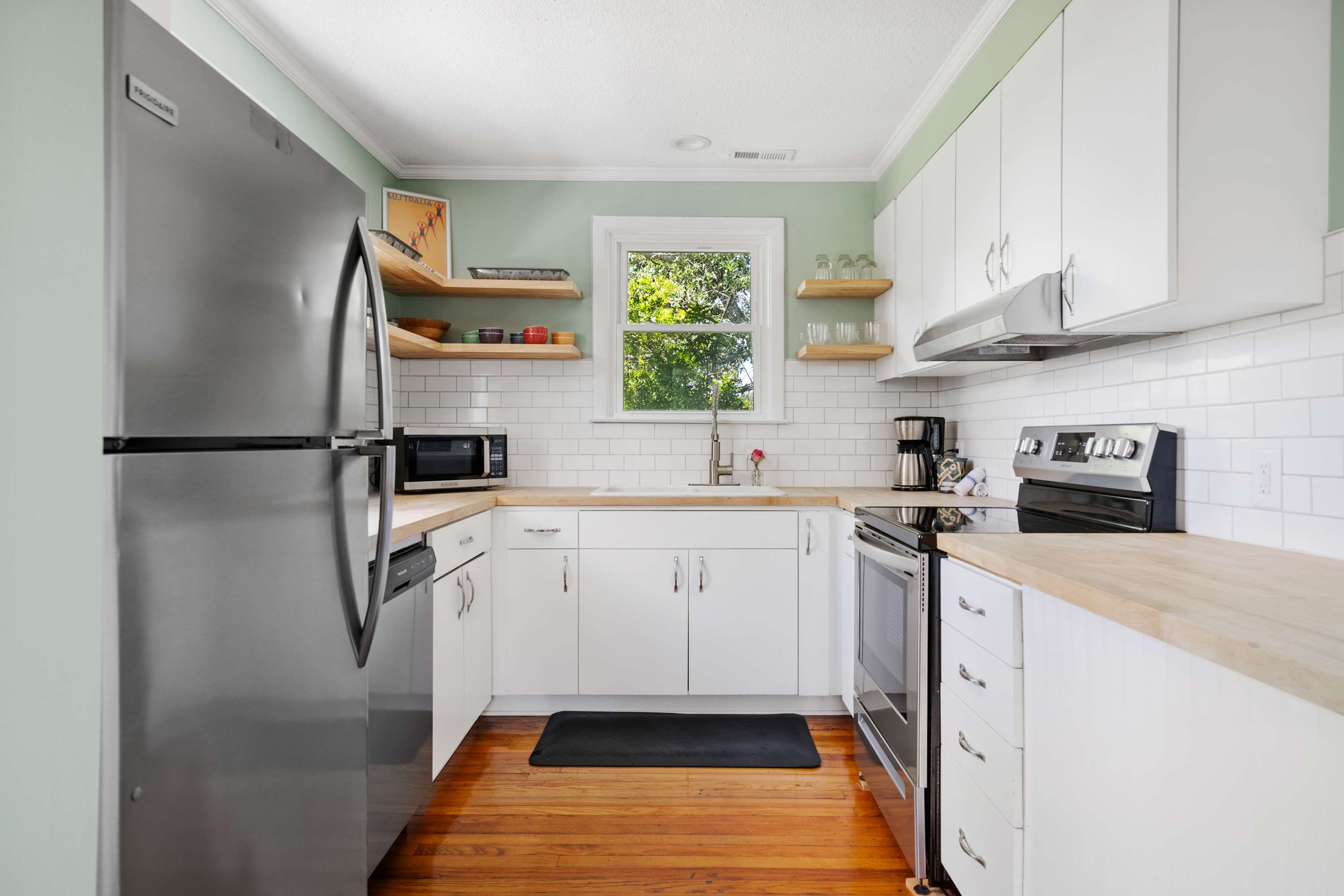 Fully equipped kitchen with everything you need 