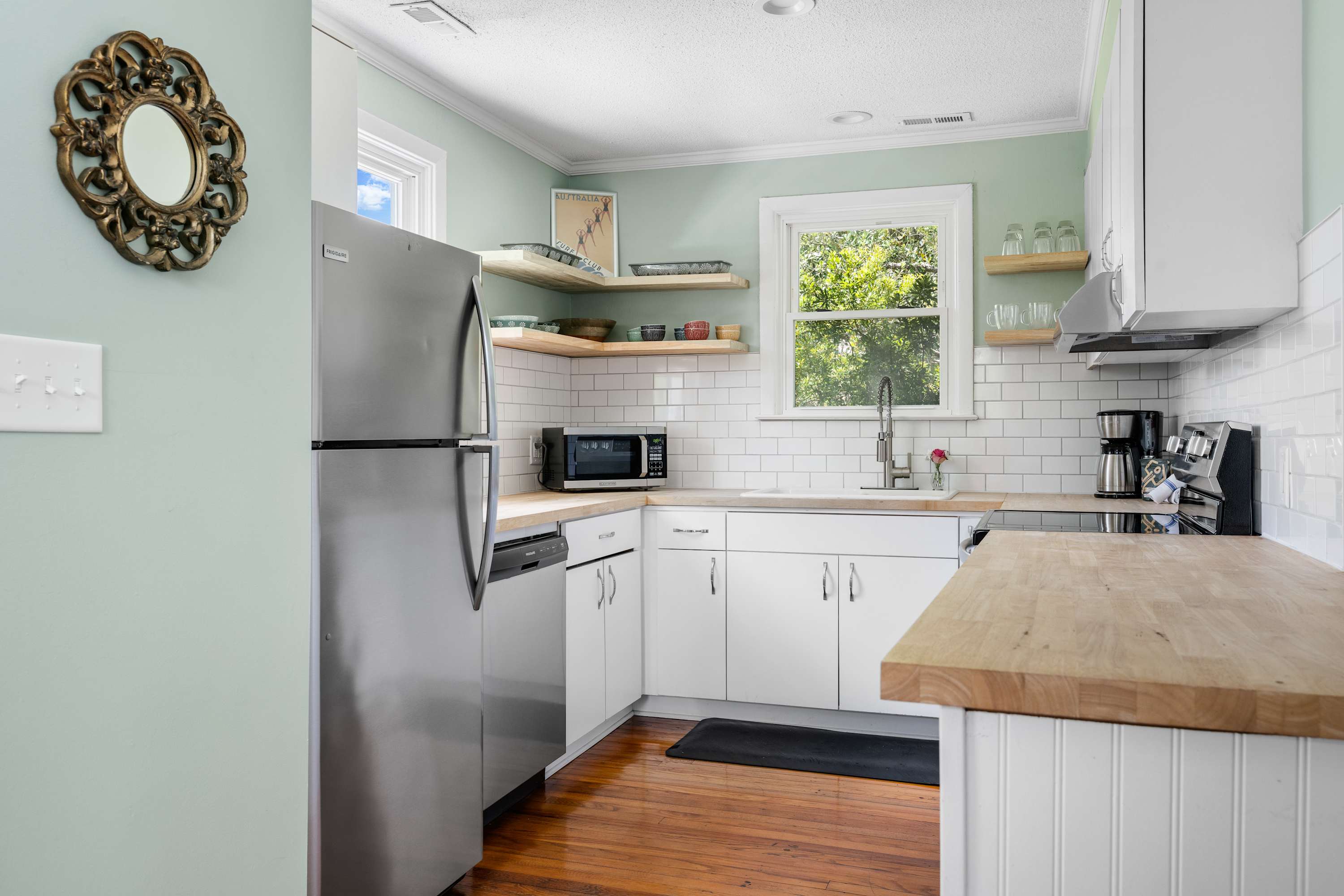 Fully equipped kitchen with everything you need 