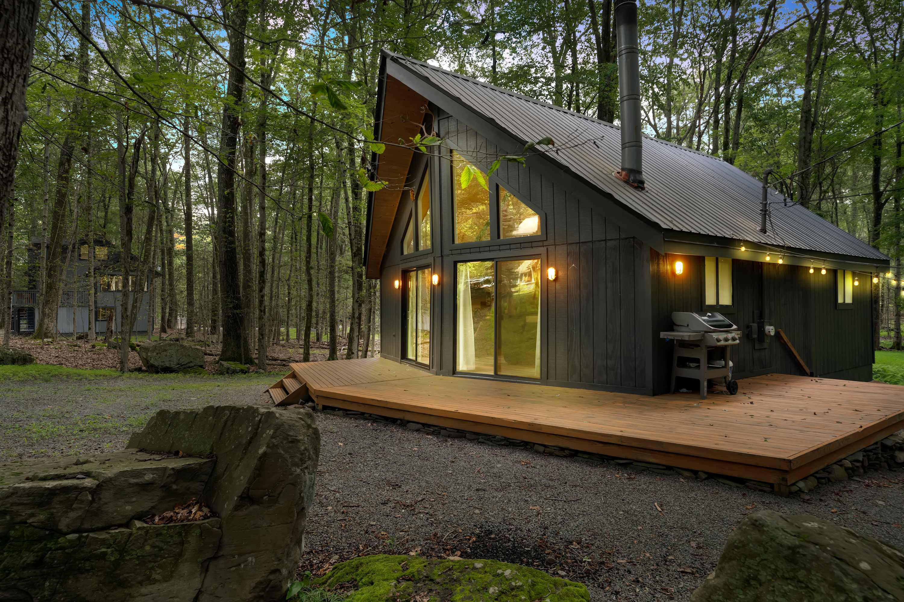 The Black Pocono Chalet | Modern Cabin in Nature — Tobyhanna Township, PA — vacation rental