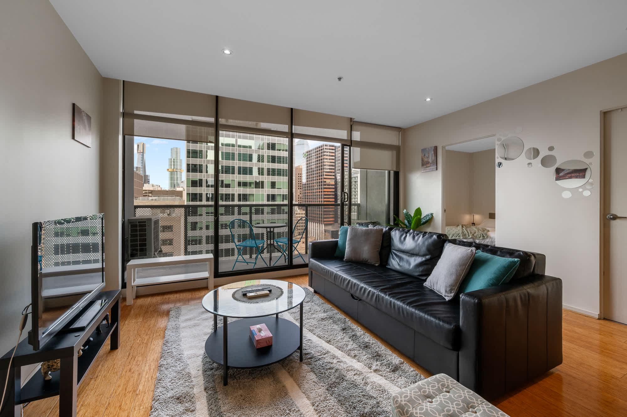 A Spacious 2BR Apt Near Melbourne Central — Melbourne, Victoria — vacation rental