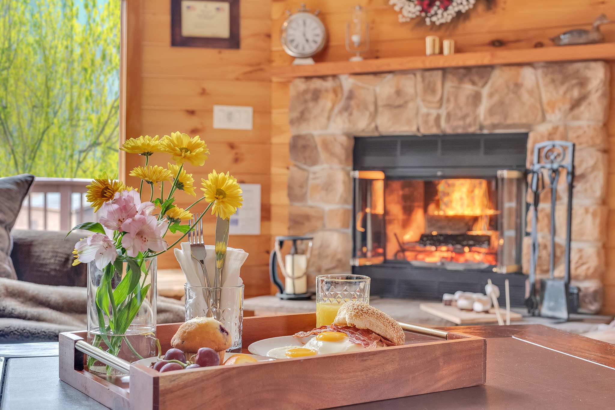 Massive Log Chalet with Hot Tub 5