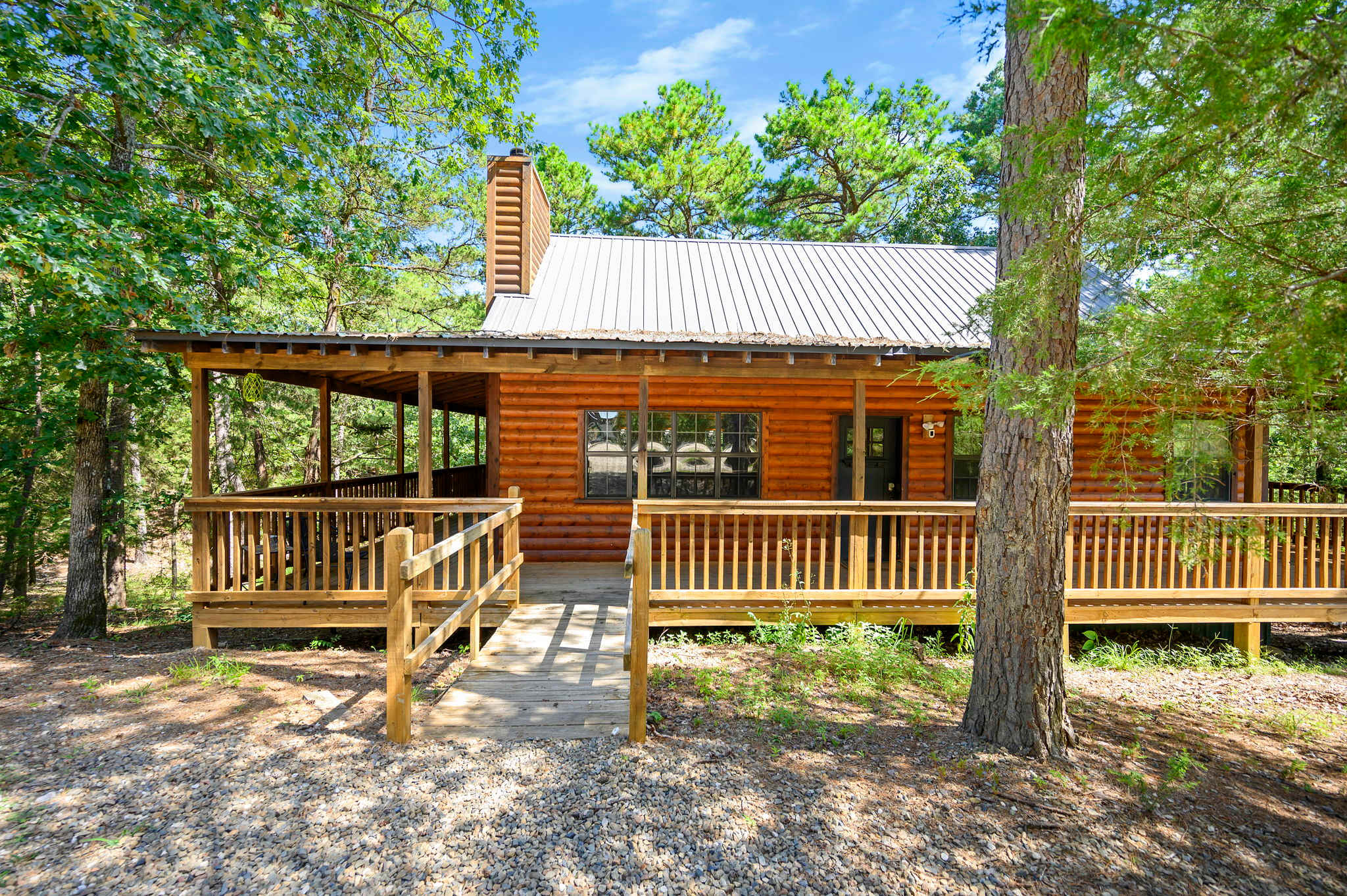 Kalo Cabin |Secluded | hot tub | pond | firepit 7