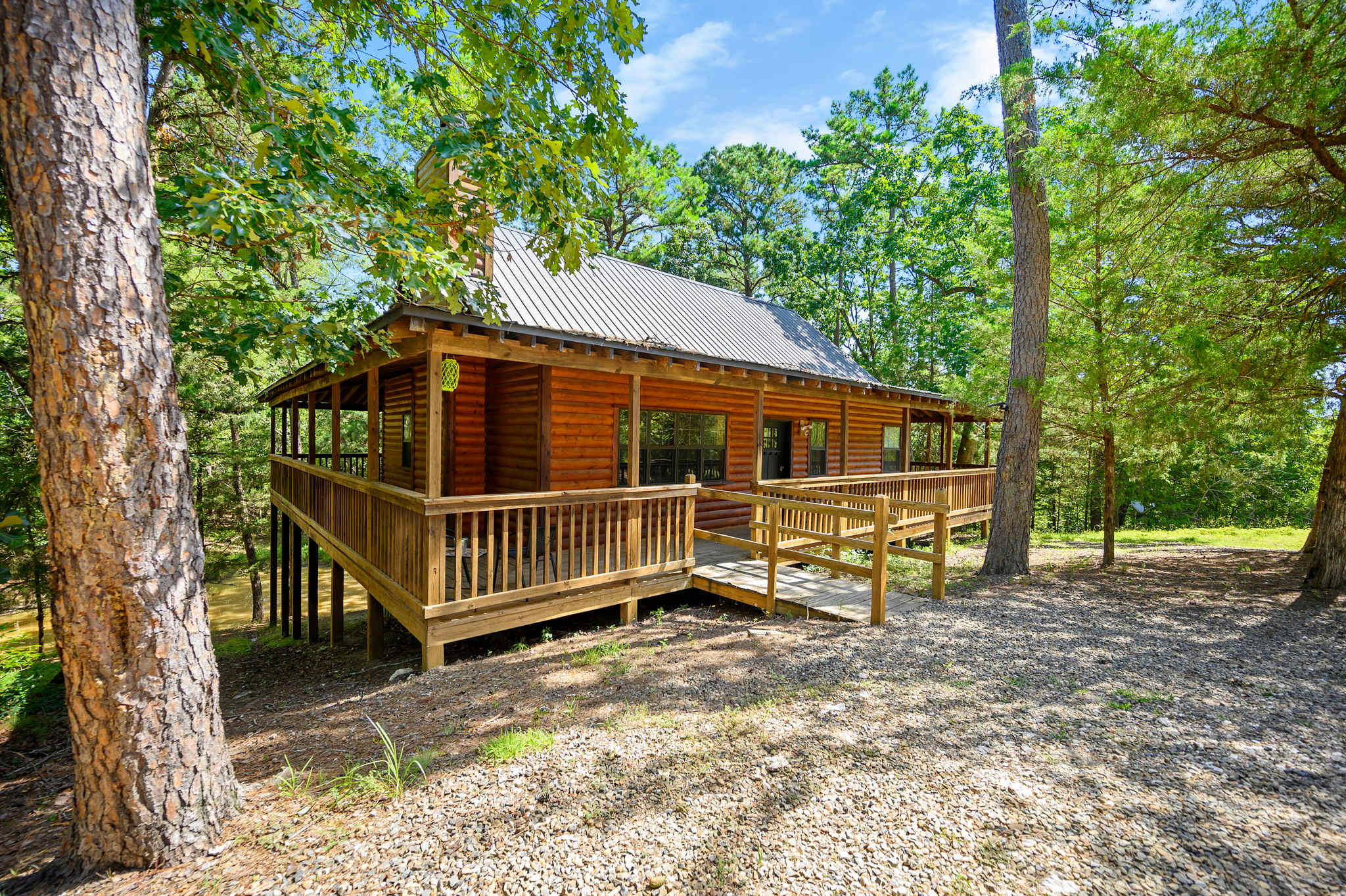 Kalo Cabin |Secluded | hot tub | pond | firepit 6