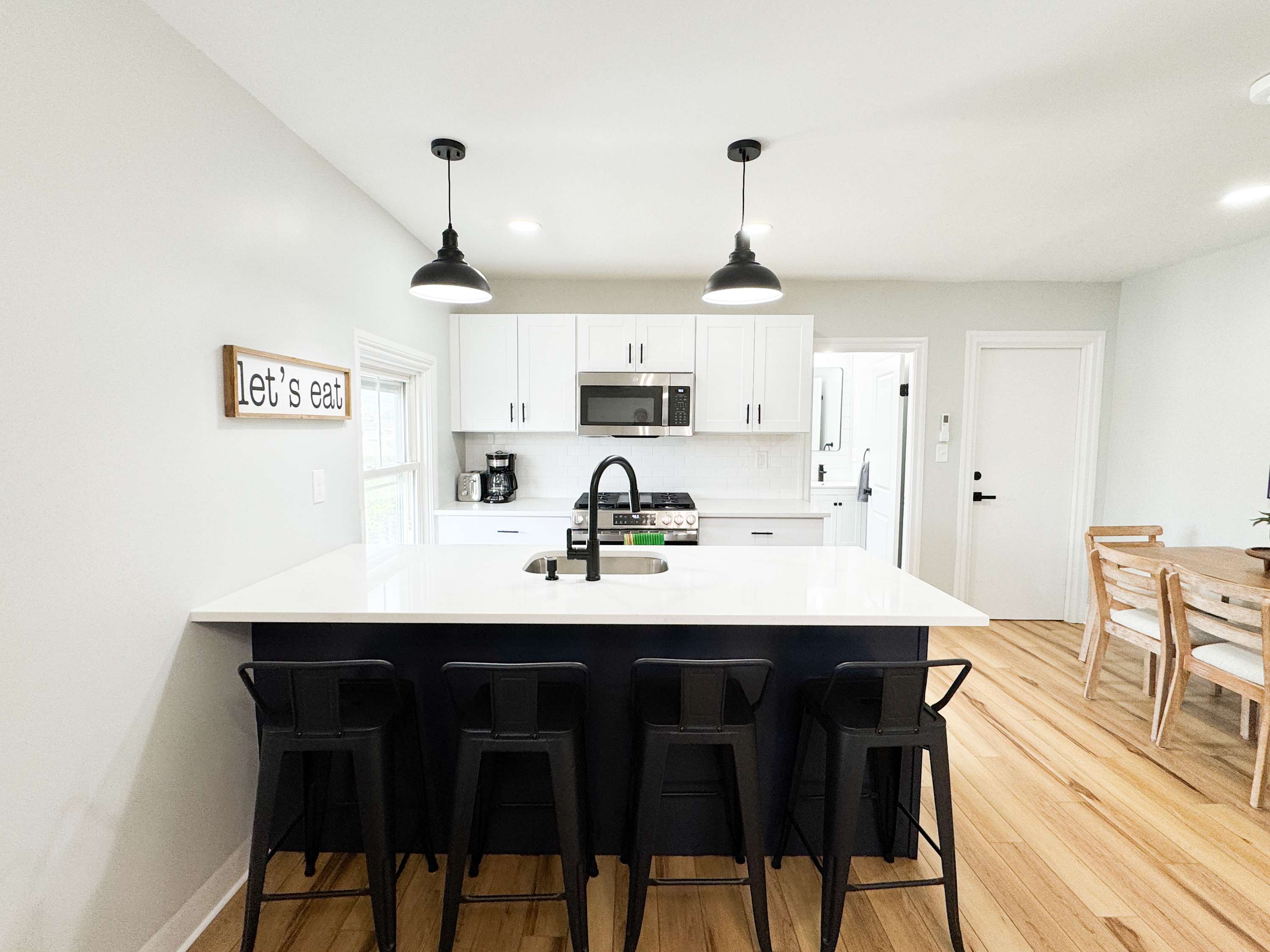 Jennifer's Elegant & Cozy Broadway Walkable Stay — Providence, RI — vacation rental