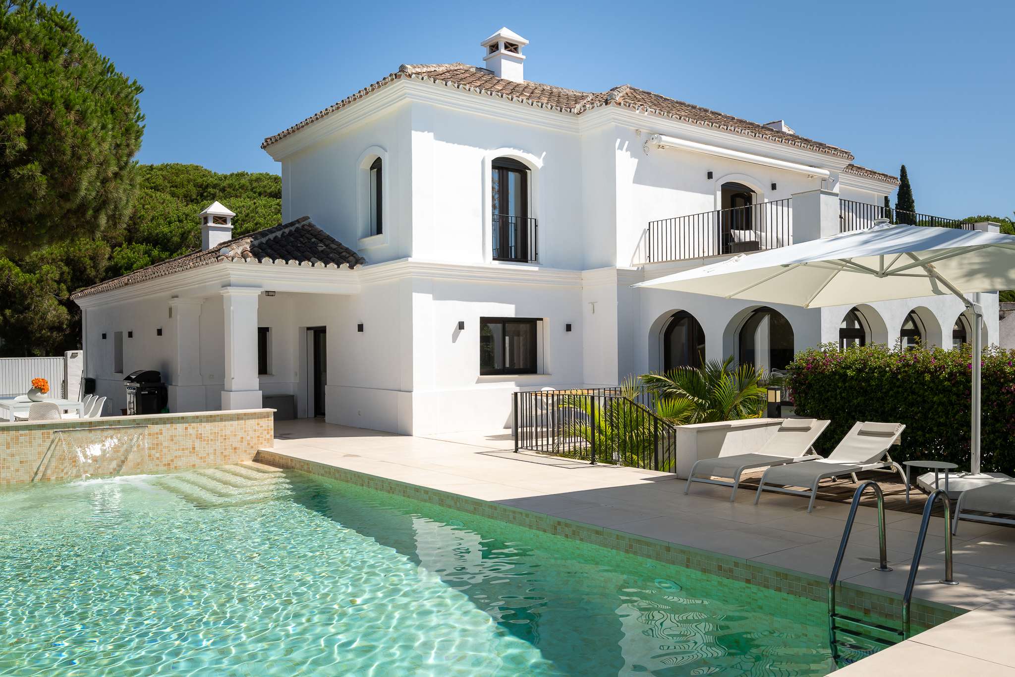 Exclusive Villa Lioness with large pool, big lawn and jacuzzi — Marbella, Andalucía — vacation rental